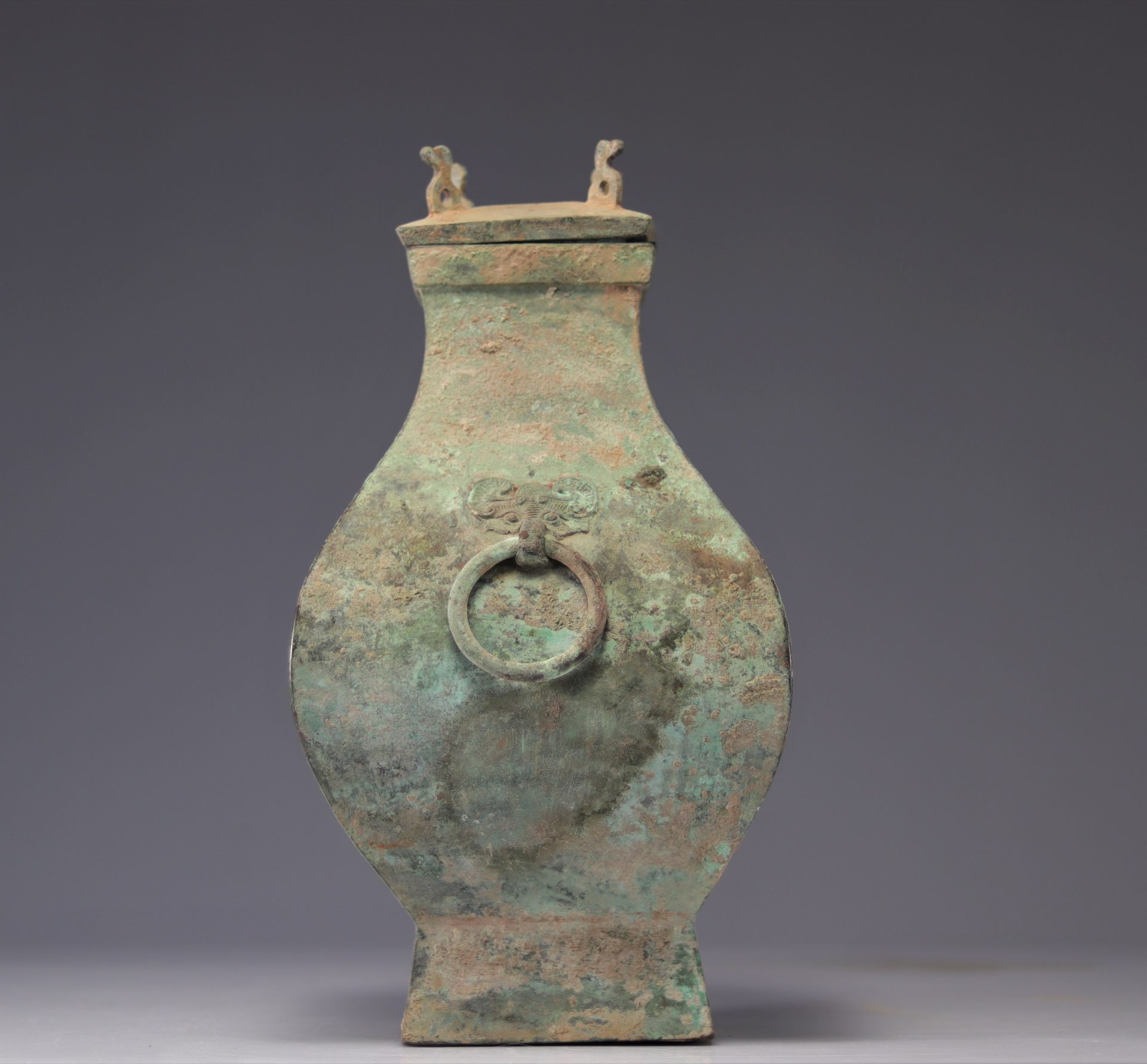 HAN DYNASTY (206 BC-220 AD) Bronze fanghu covered vase with excavation patina - Image 4 of 4