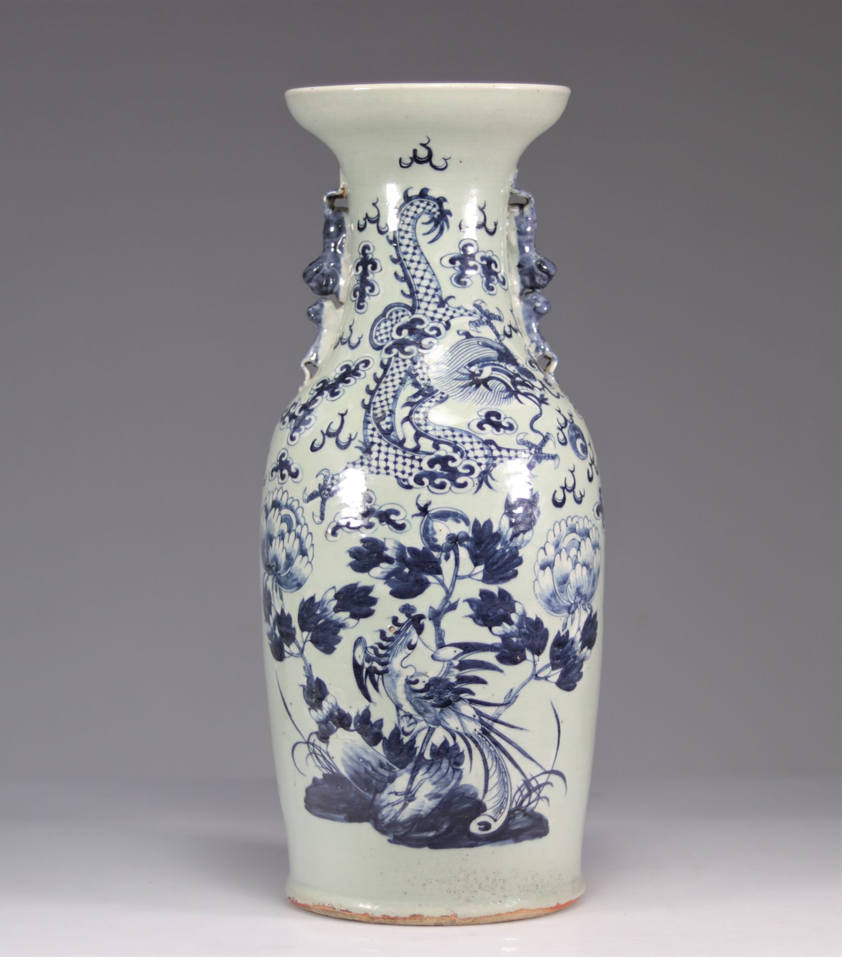 Celadon porcelain vase decorated with dragon and phoenix Qing period