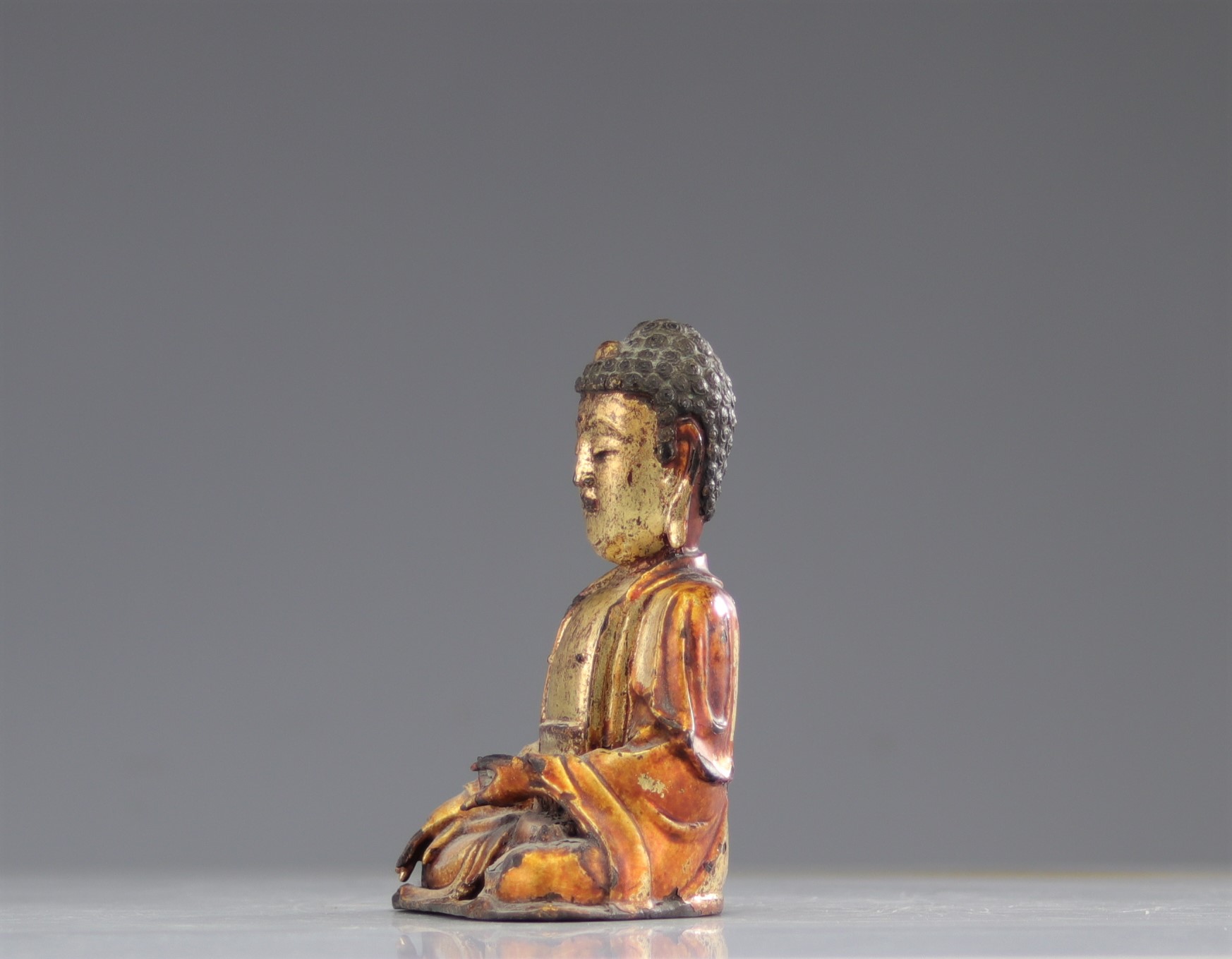 Buddha in bronze and golden lacquer - Ming period - China - Image 4 of 5