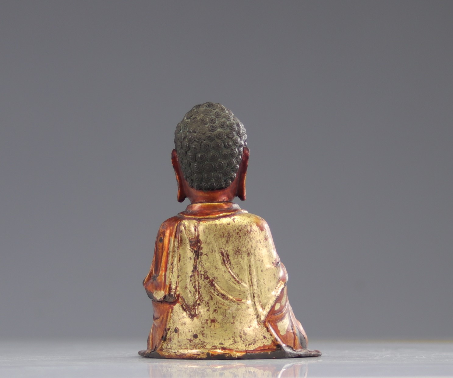 Buddha in bronze and golden lacquer - Ming period - China - Image 3 of 5