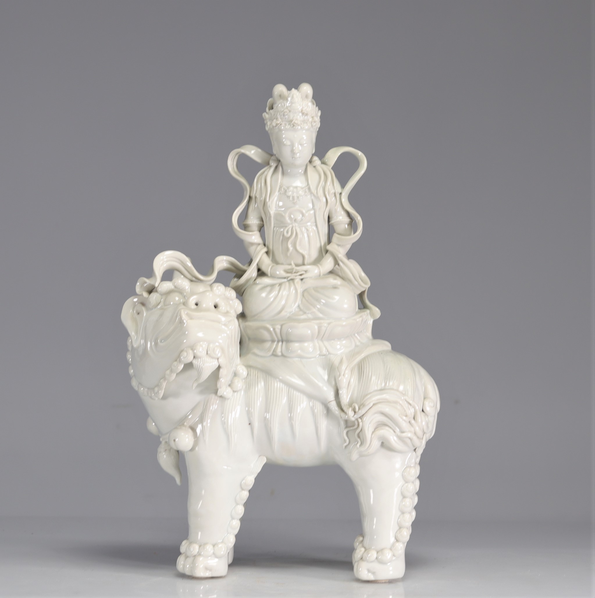 Guanyin posed on a dog in white china Qing period - Image 2 of 7