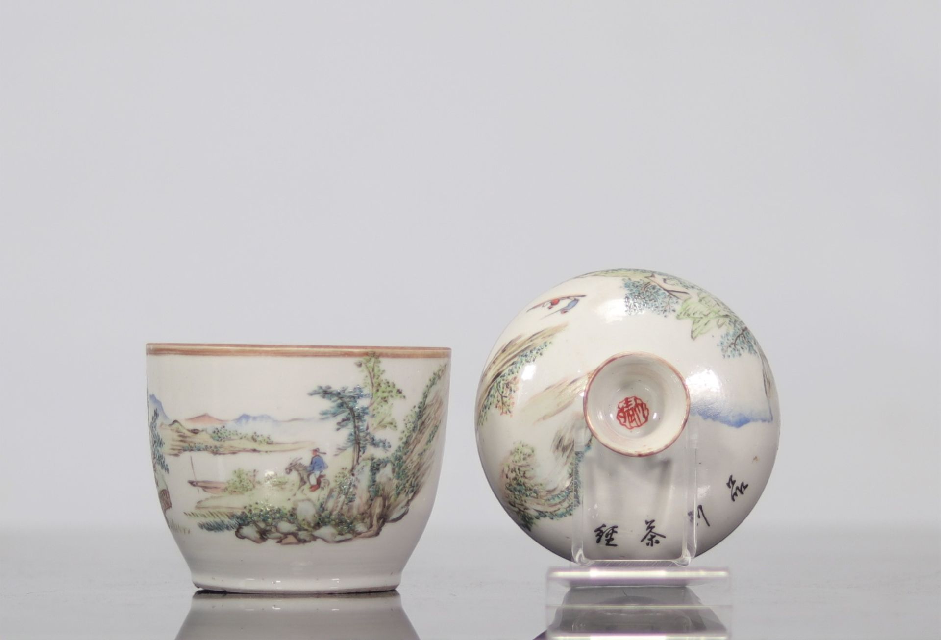 Pair of porcelain covered bowls decorated with landscape - Image 2 of 4