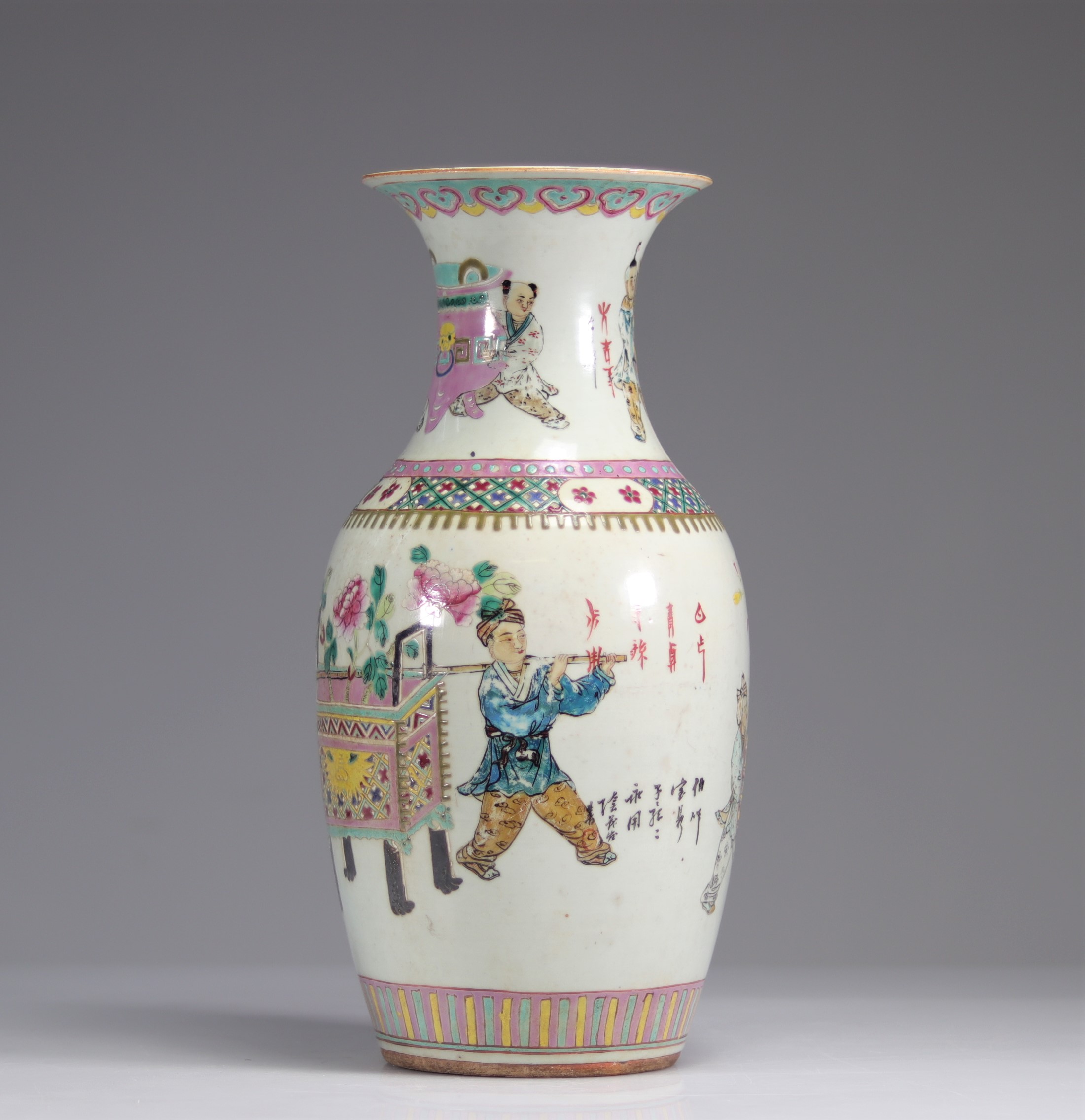 19th century Chinese porcelain vase