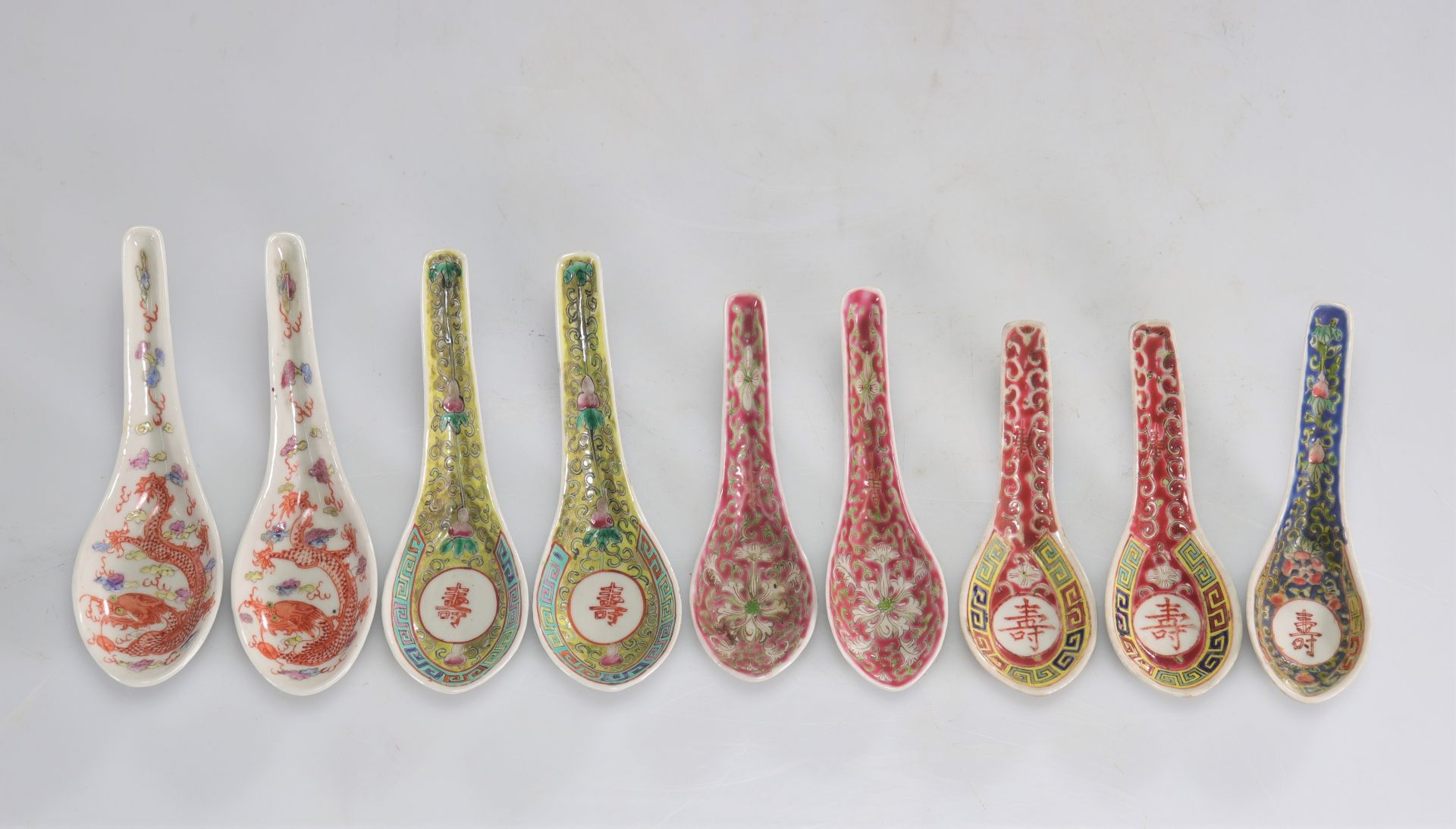 Spoons (9) in Chinese famille rose porcelain various decorations