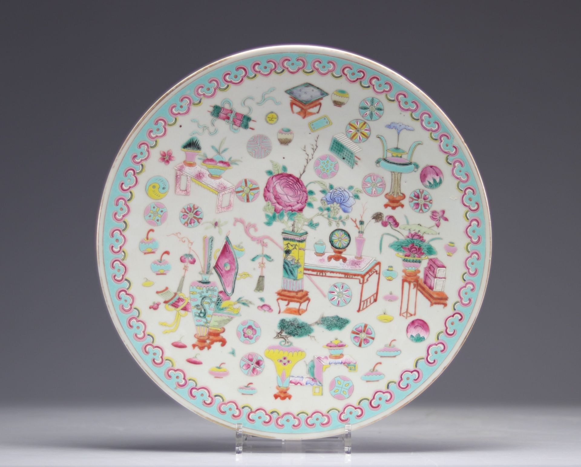 Chinese famille rose porcelain dish decorated with furniture