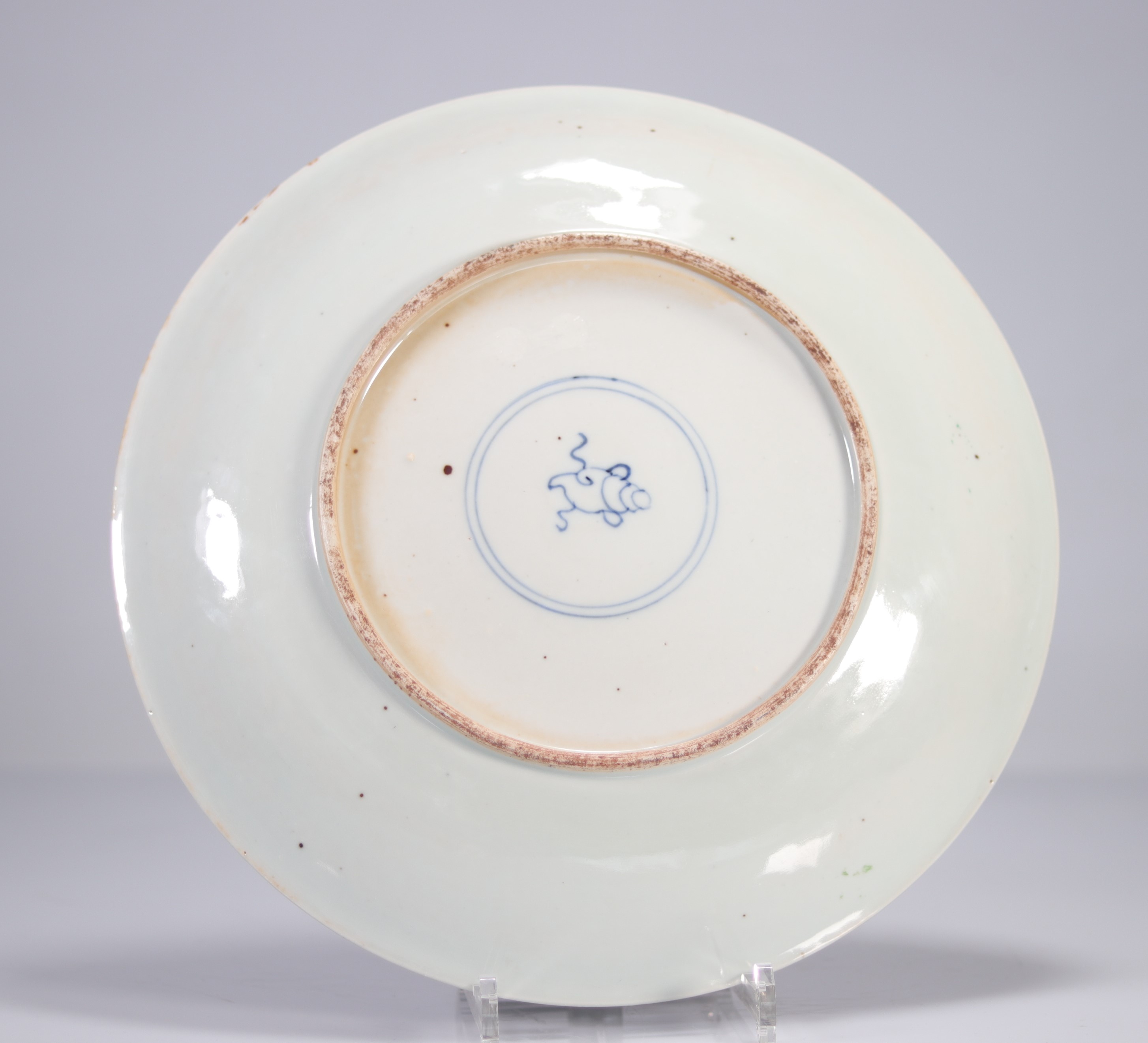 Large famille verte porcelain dish Kangxi period - Image 2 of 2