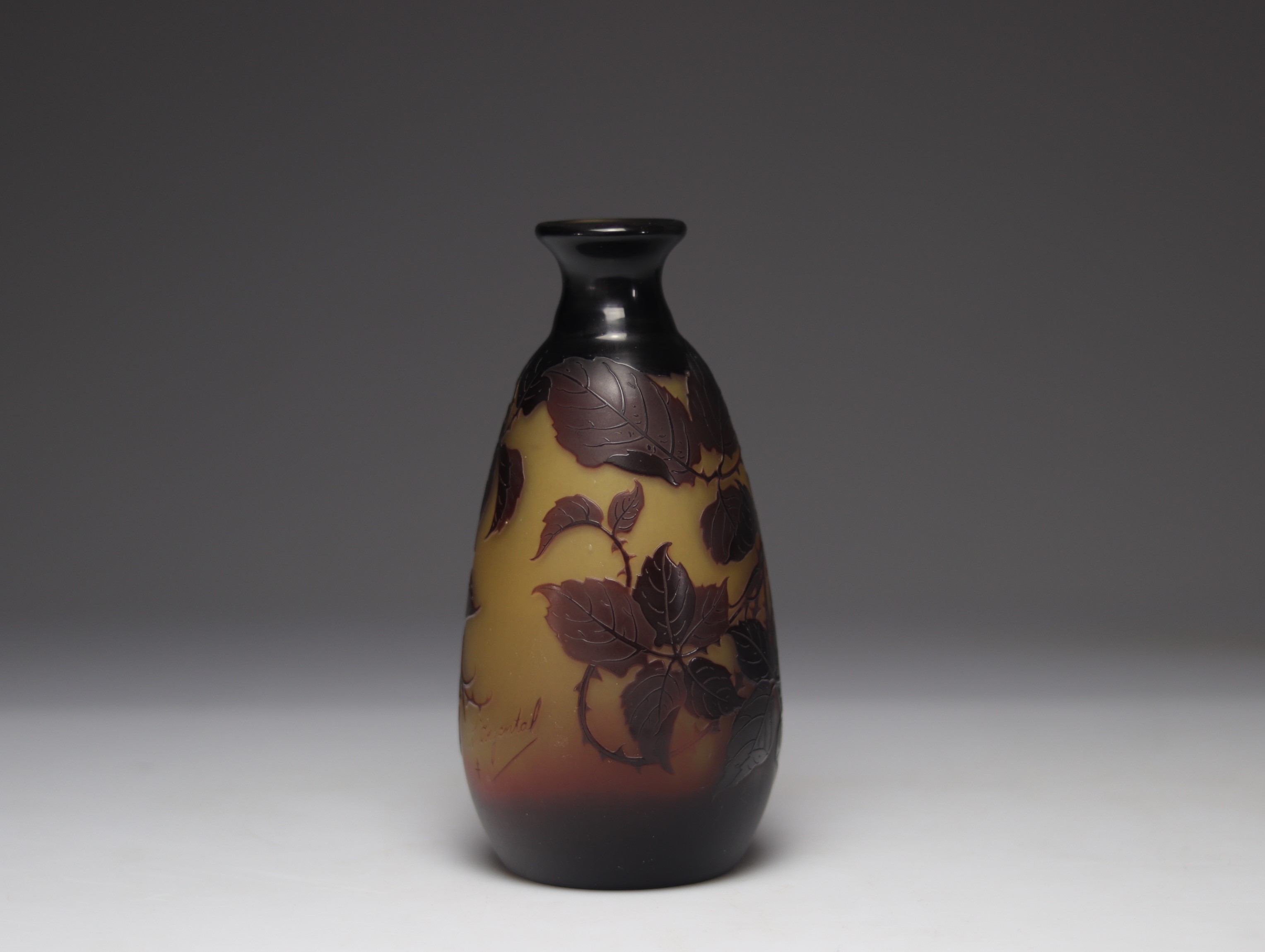 D'ARGENTAL Paul Nicolas vase with mulberry decor - Image 3 of 6