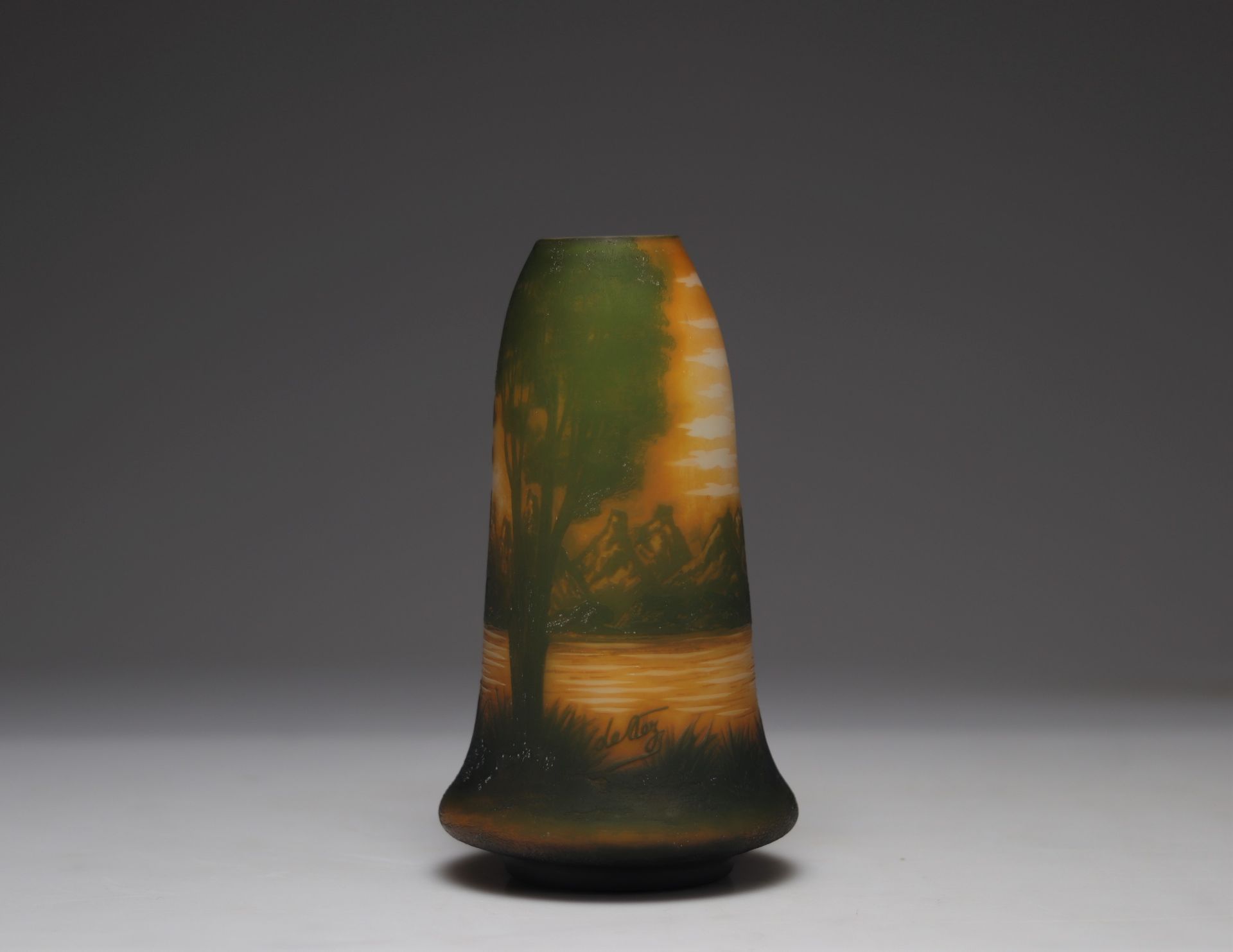 Must vase with mountain landscape decor - Bild 4 aus 5