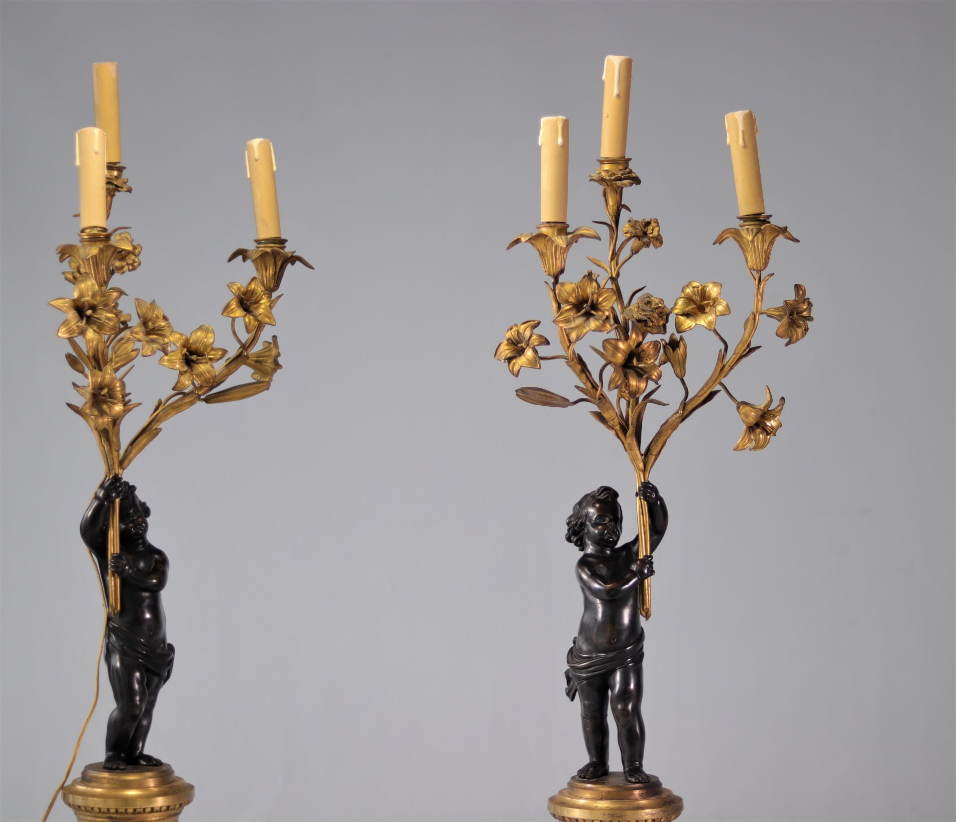 Imposing pair of bronze candelabras with two Louis XVI patinas - Image 6 of 6