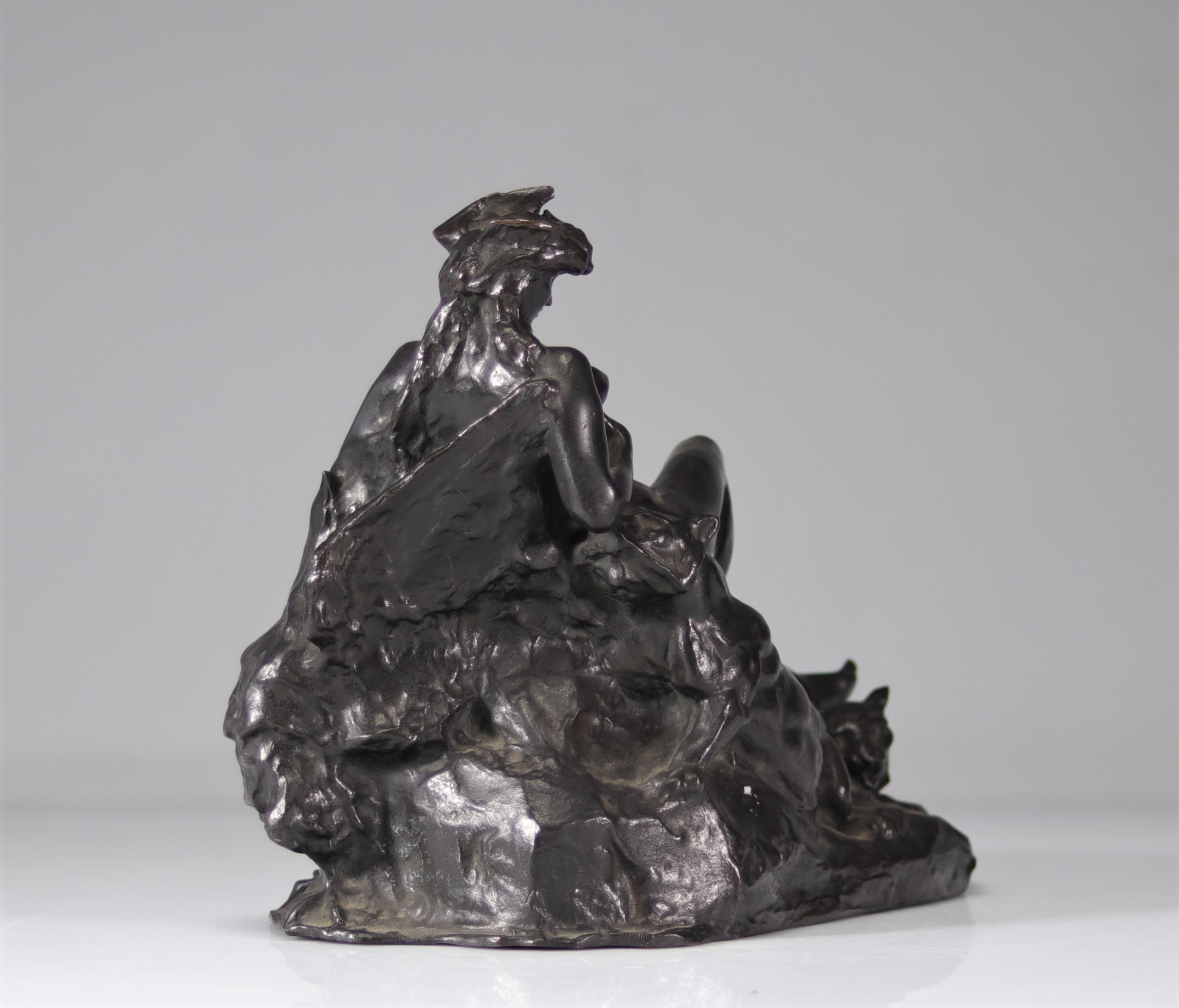Auguste PUTTEMANS (1866-1922) Bronze "nude reclining with the panther" - Image 3 of 6