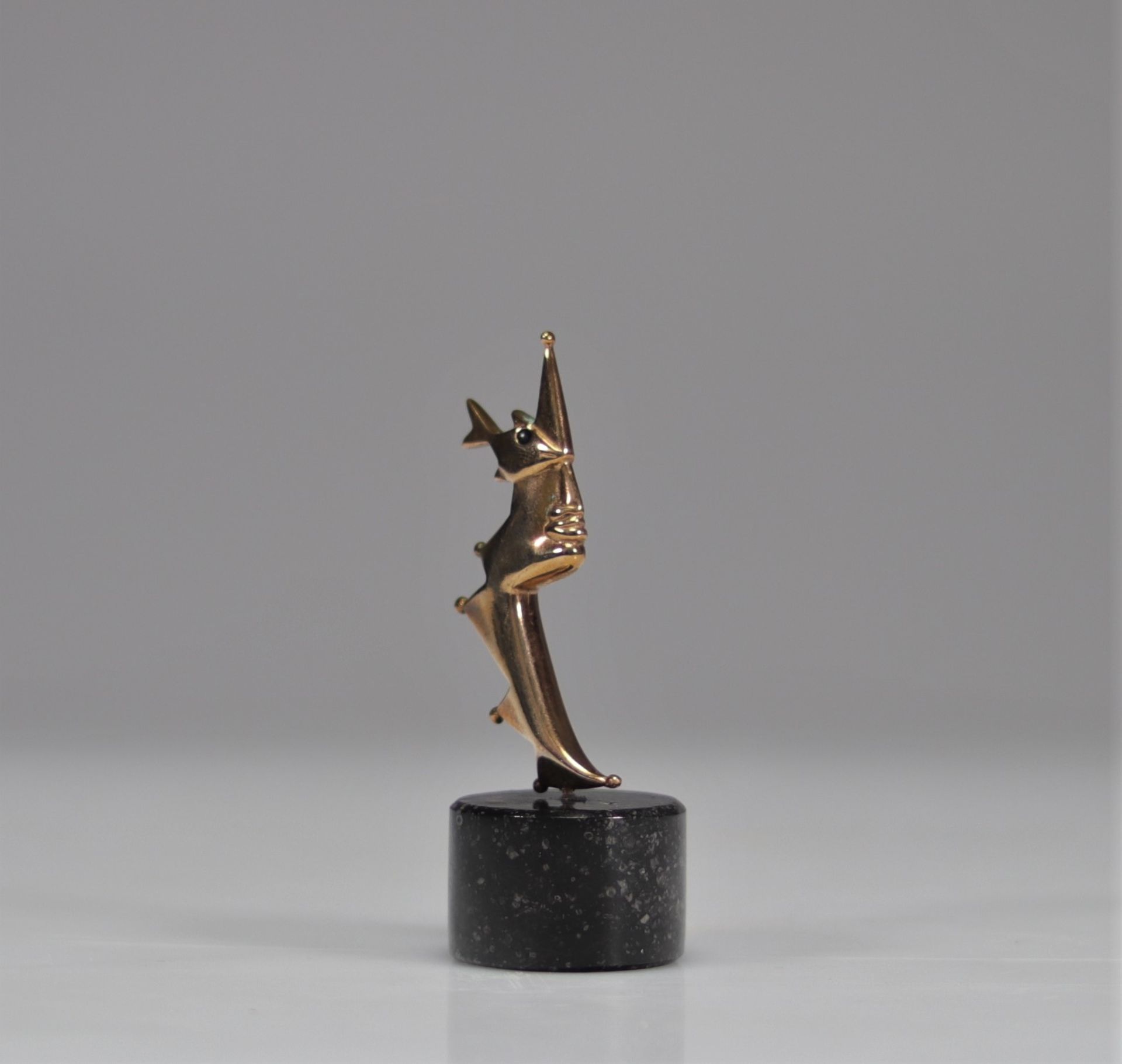 Jean Cocteau. Circa 50. "Fishman". Sculpture in gilded bronze and enamel on a black granite base. - Image 3 of 4