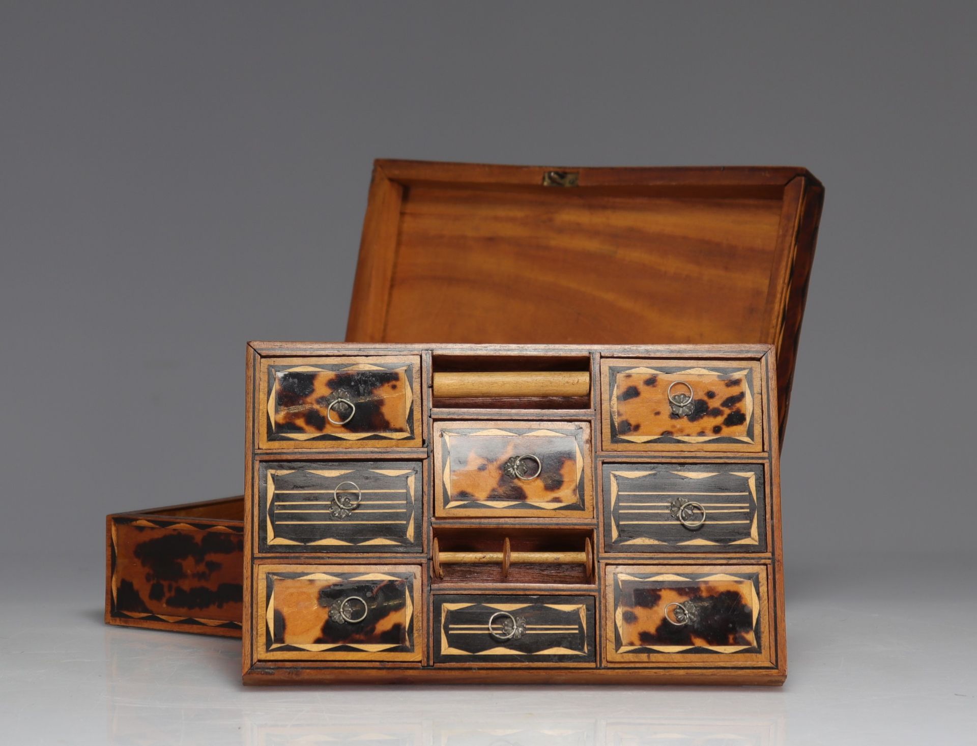 Complete travel case in 19th century tortoiseshell veneer - Image 2 of 5