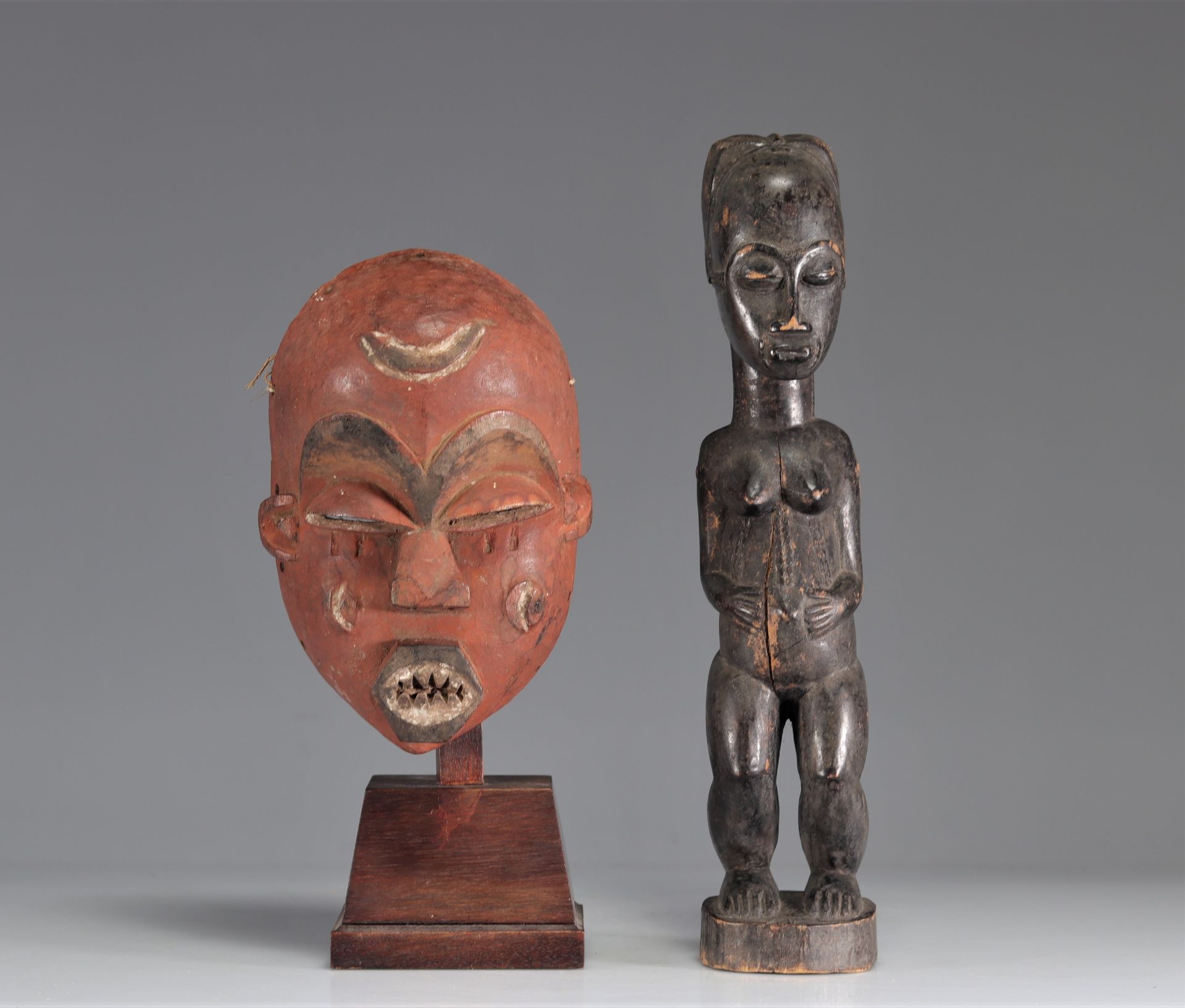 Baoule statue with dark patina joined with an African mask - Image 4 of 5