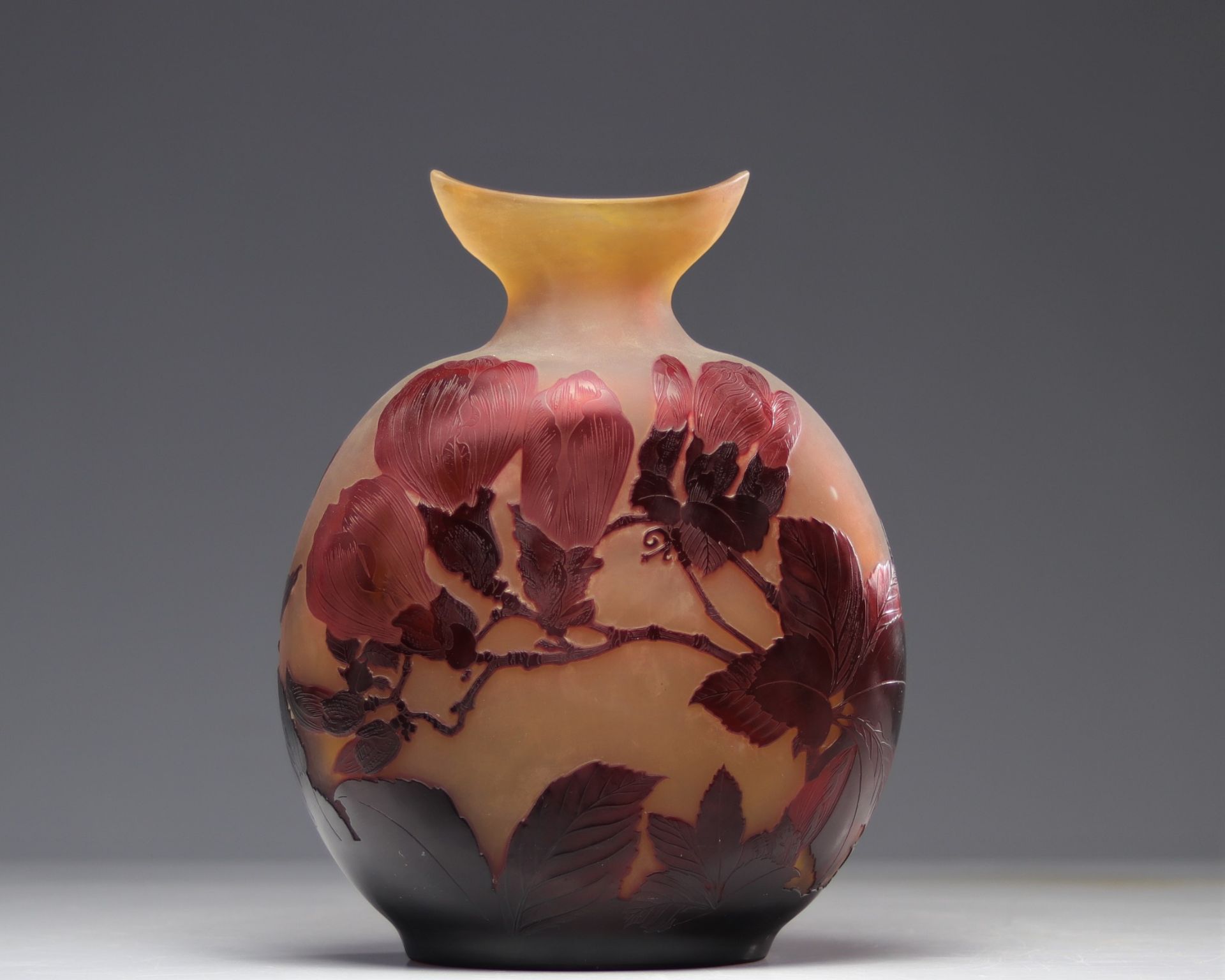 GALLE Emile (1846-1904) Gourd vase in multi-layered glass decorated with magnolias