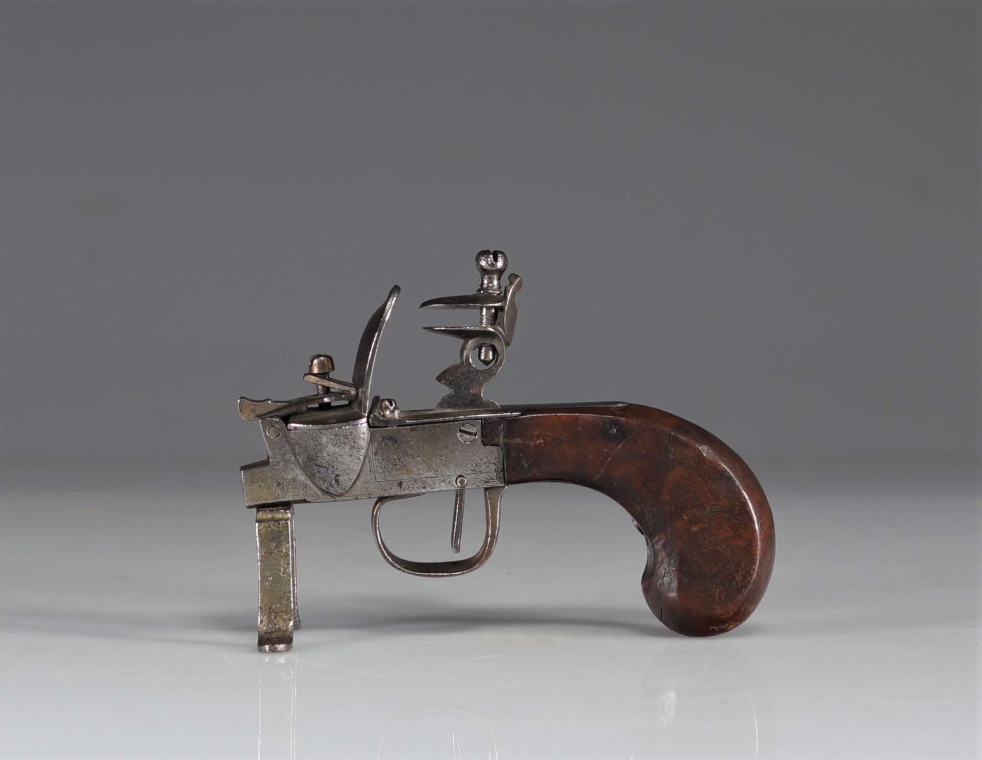 Table flint pistol lighter. XVIIIth