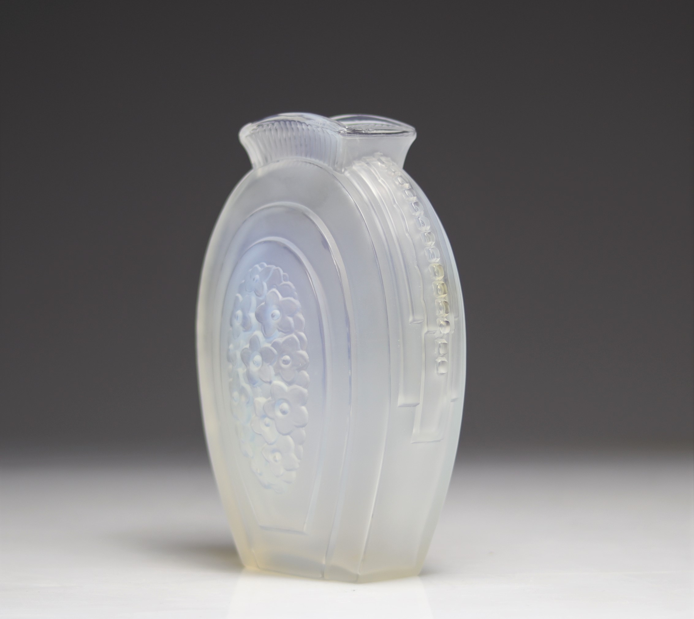 Sabino opalescent vase - Image 2 of 4