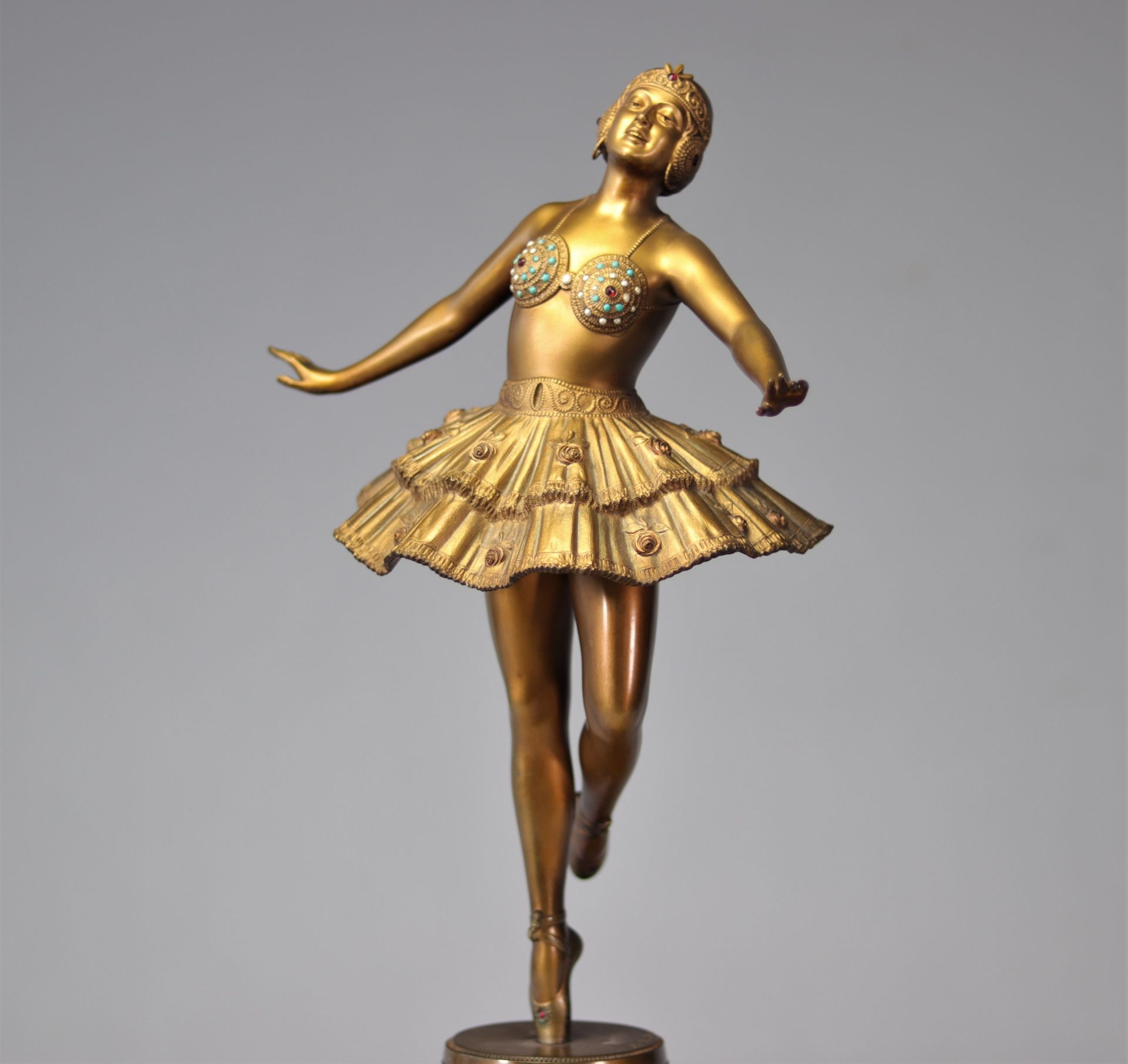 H. RIEDER (XIX-XX) Large Art Deco dancer in gilded bronze - Bild 7 aus 8