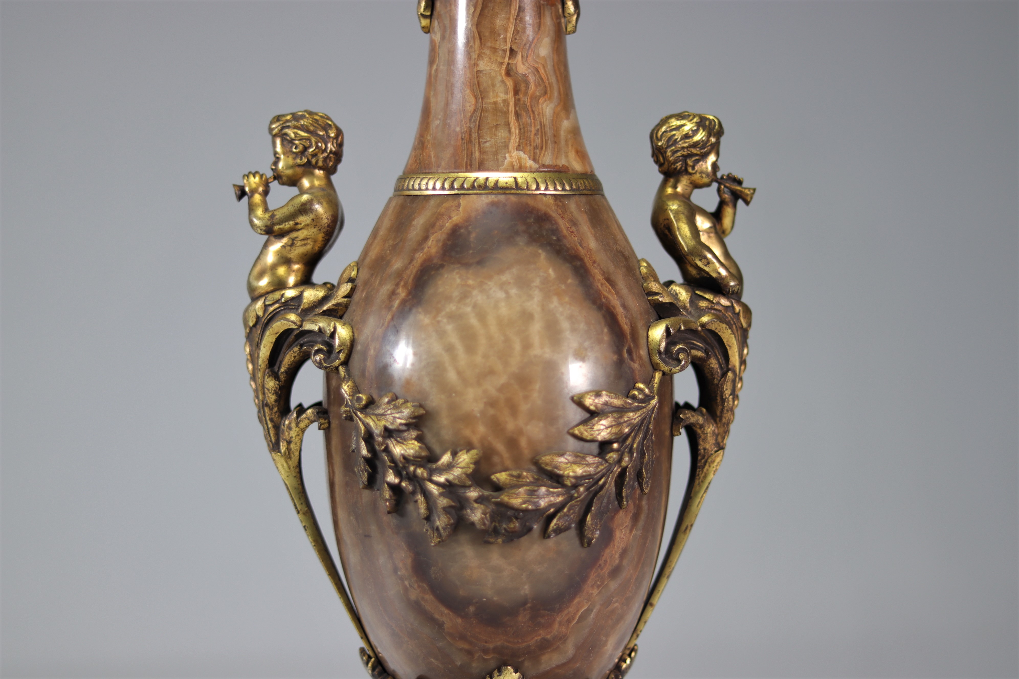 Pair of marble vases decorated with gilt bronze musical fauns - Image 5 of 5