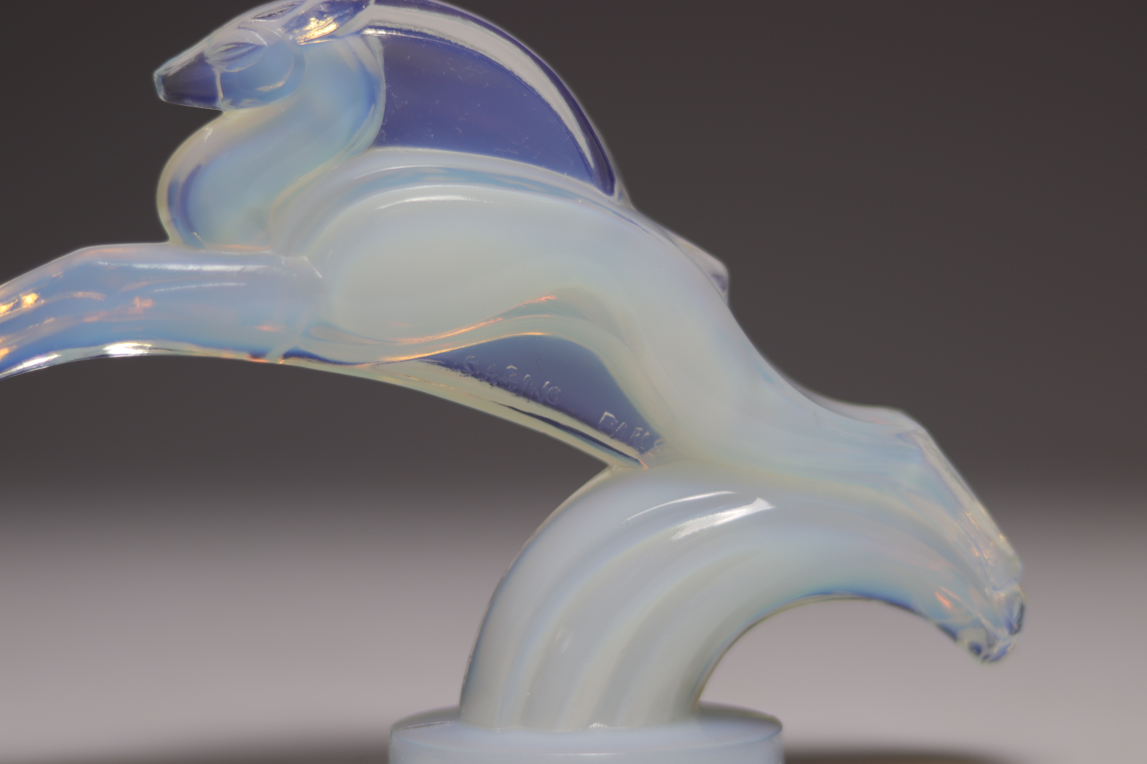 Sabino leaping gazelle in opalescent glass - Image 4 of 4