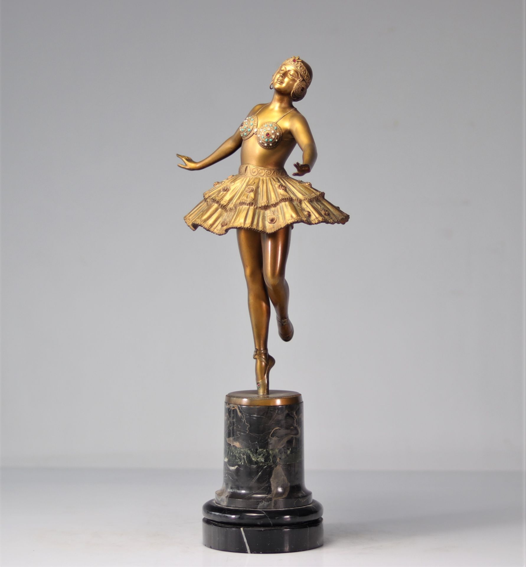 H. RIEDER (XIX-XX) Large Art Deco dancer in gilded bronze - Bild 3 aus 8