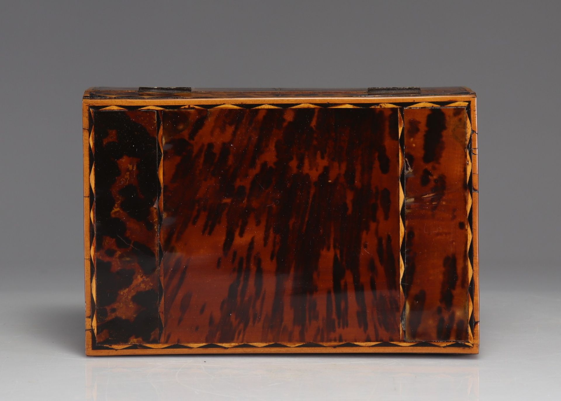 Complete travel case in 19th century tortoiseshell veneer - Image 3 of 5