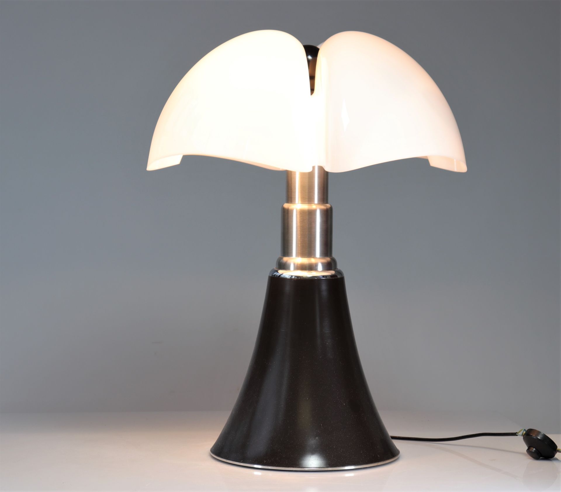 Gae Aulenti (1927-2012) / Martinelli: "Pipistrello" mood lamp - Image 3 of 4