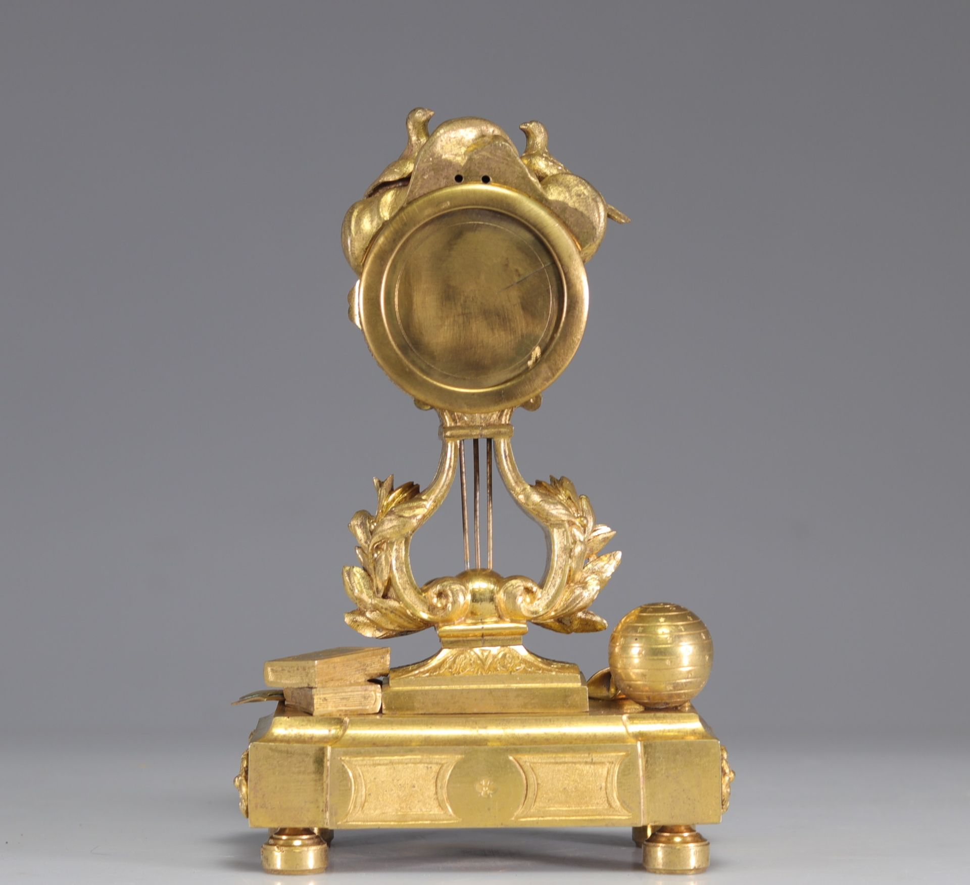 Louis XVI gilt bronze clock - Image 6 of 6