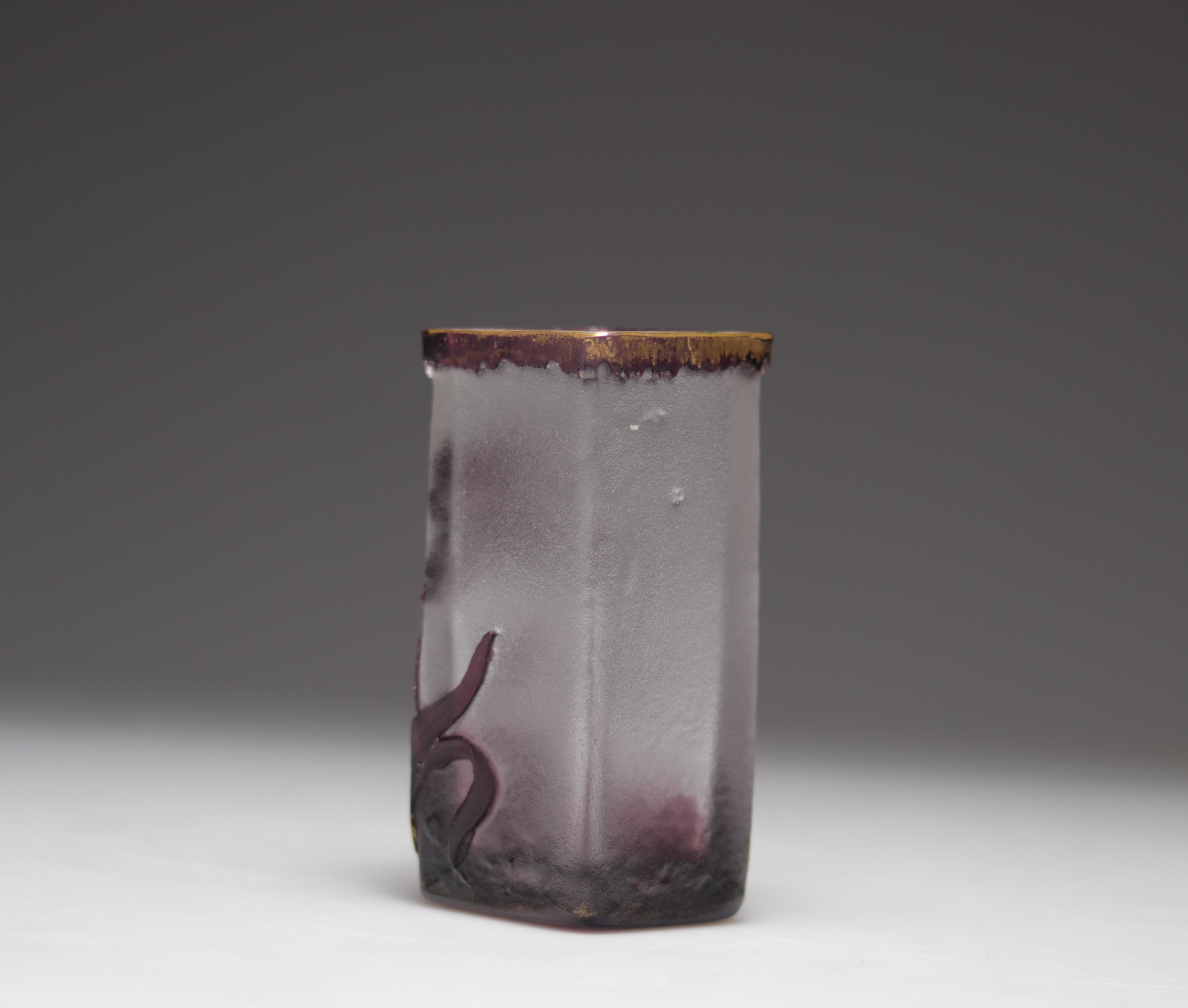 Daum Nancy cameo vase with purple iris decoration - Image 3 of 4