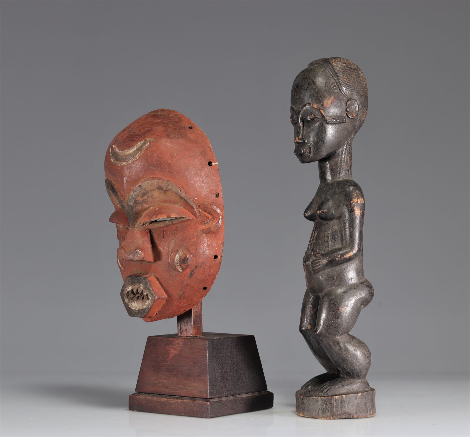 Baoule statue with dark patina joined with an African mask - Image 2 of 5