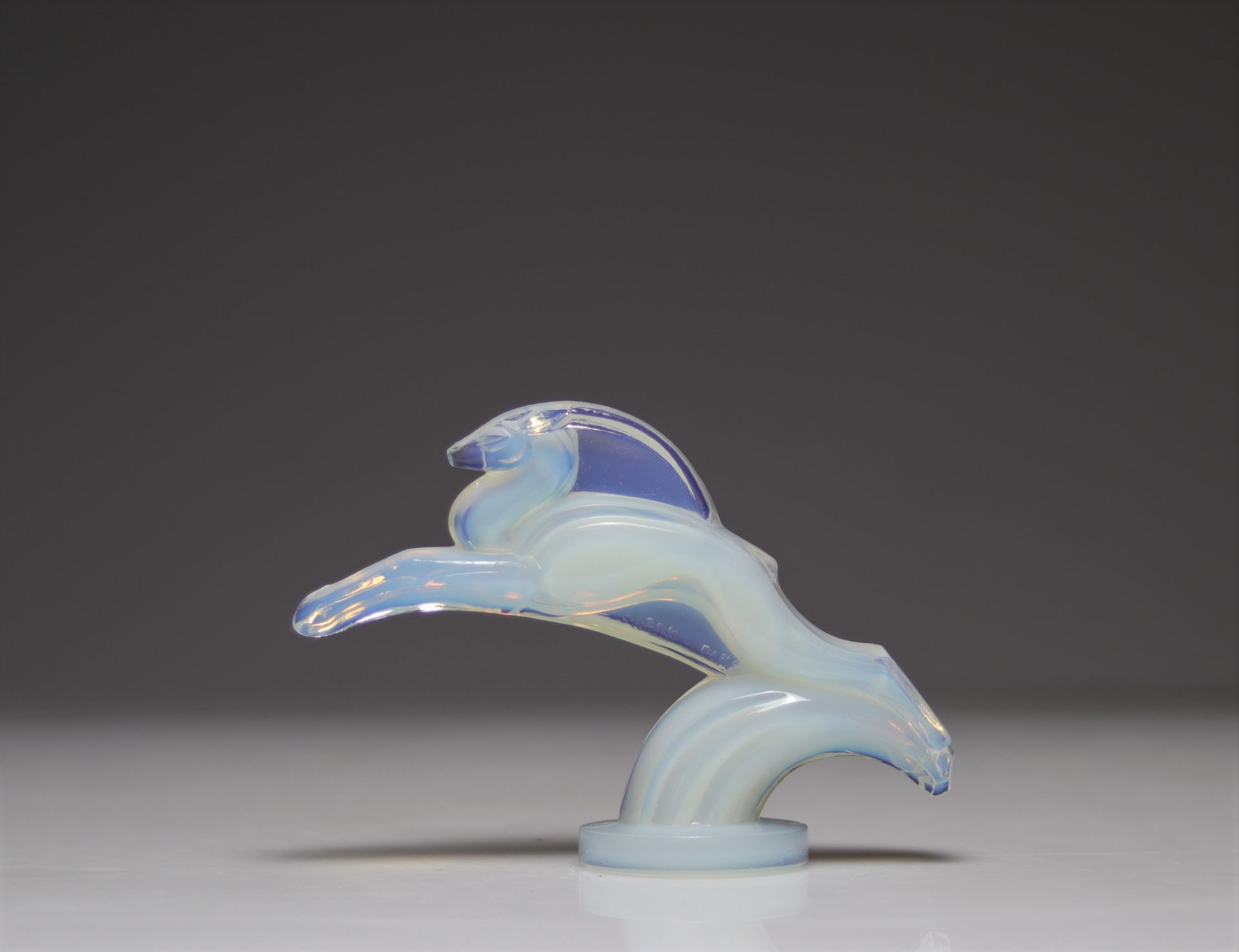 Sabino leaping gazelle in opalescent glass - Image 2 of 4