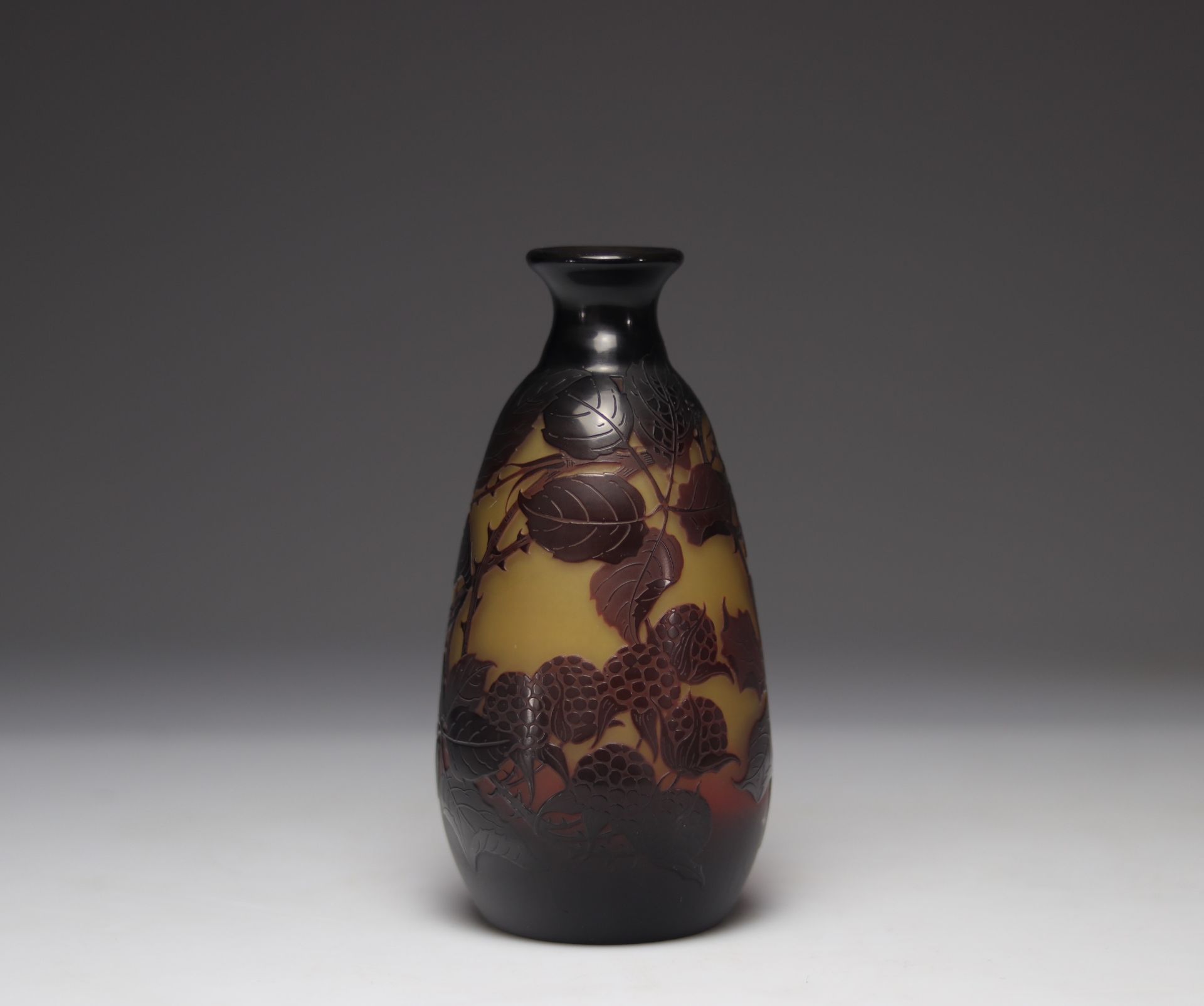 D'ARGENTAL Paul Nicolas vase with mulberry decor - Image 4 of 6