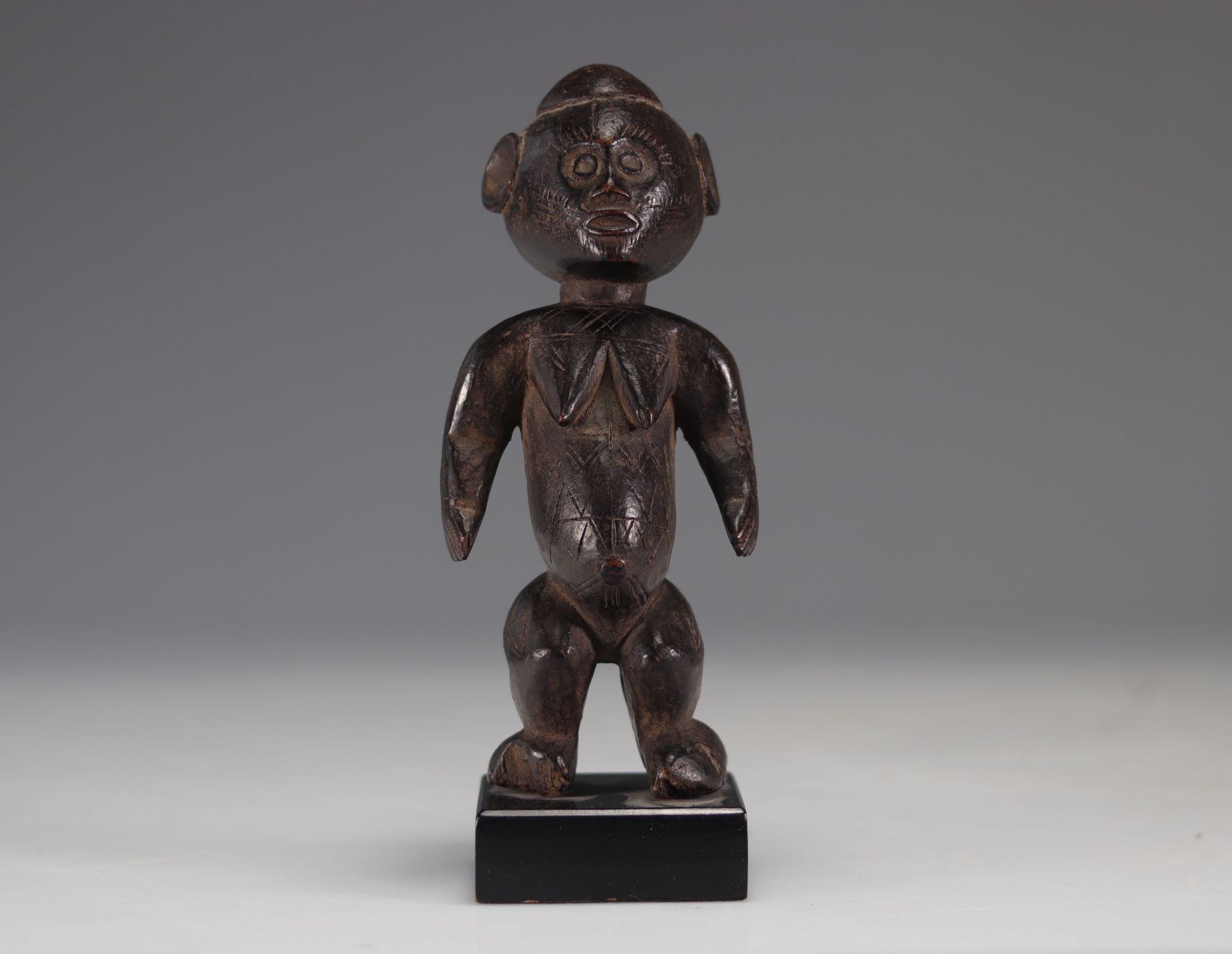 Old African carved wooden statue - Image 2 of 4