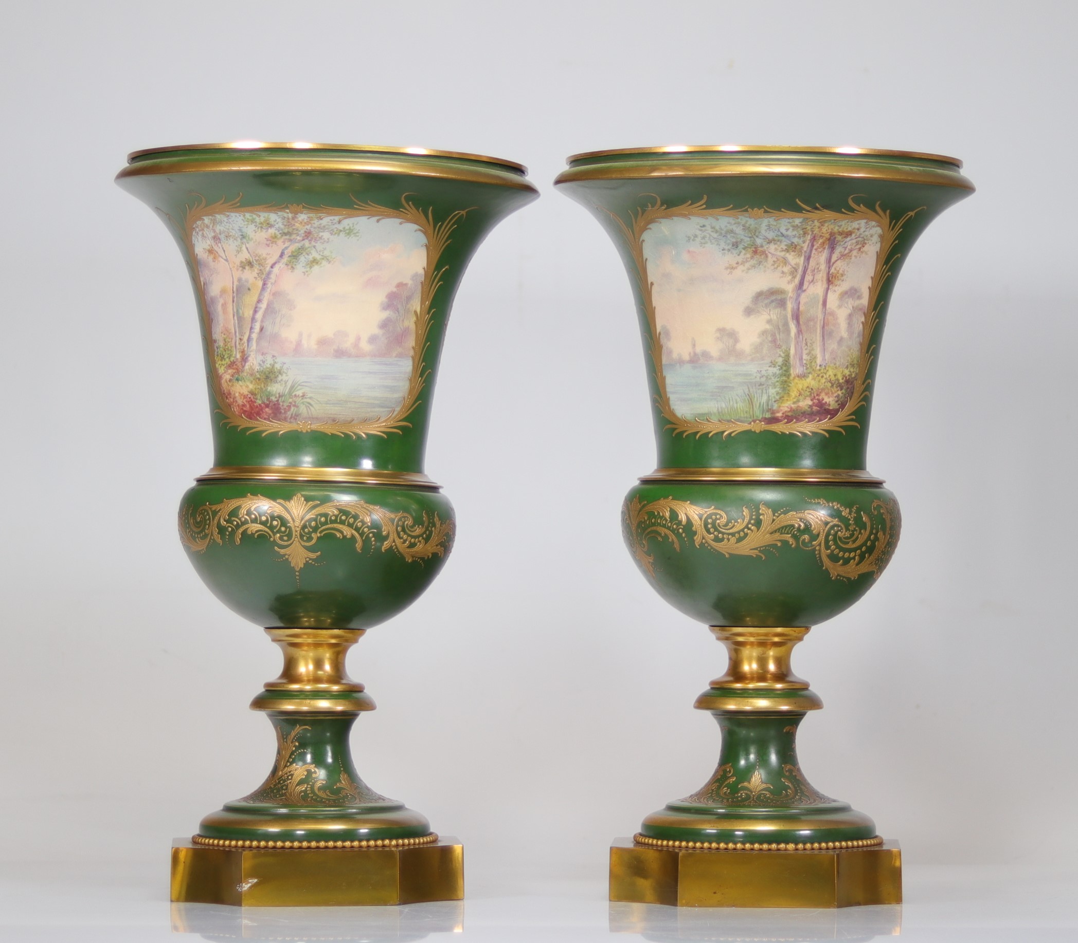 Large pair of Sevres porcelain vases - Bild 2 aus 4