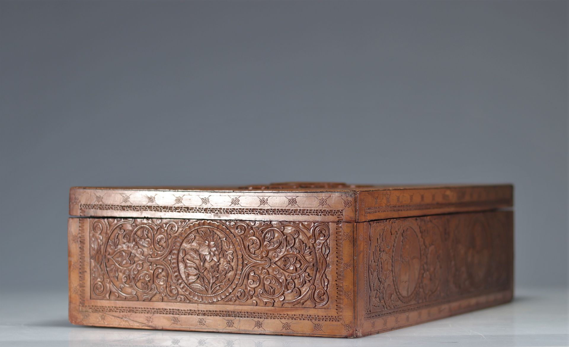 Grand Ottoman box in finely carved wood - Image 3 of 3
