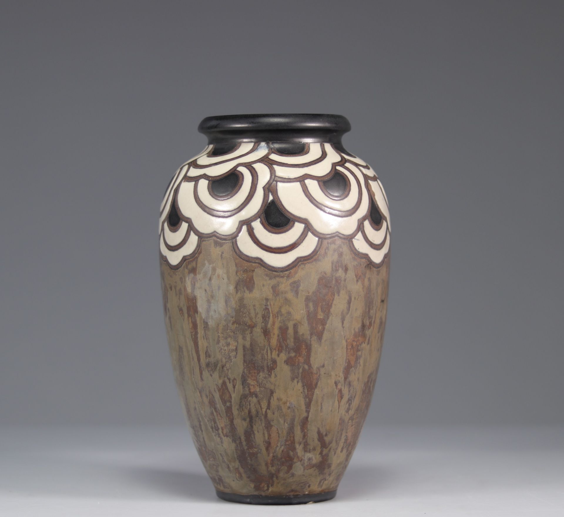 Charles CATTEAU (1880-1966) Art Deco sandstone vase - Bild 2 aus 4