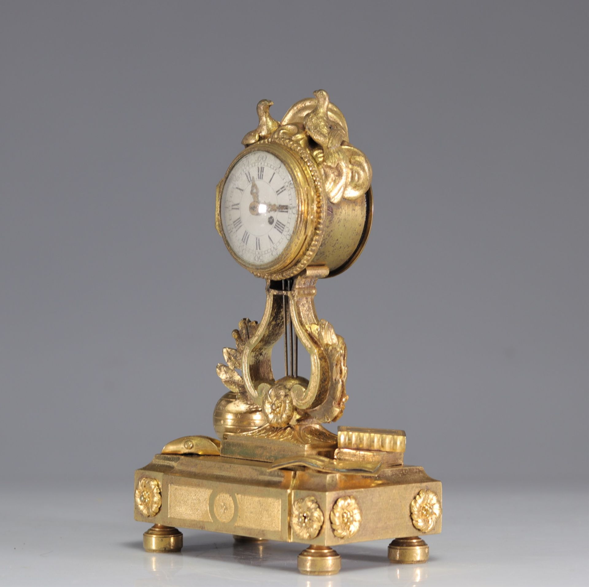 Louis XVI gilt bronze clock - Image 4 of 6