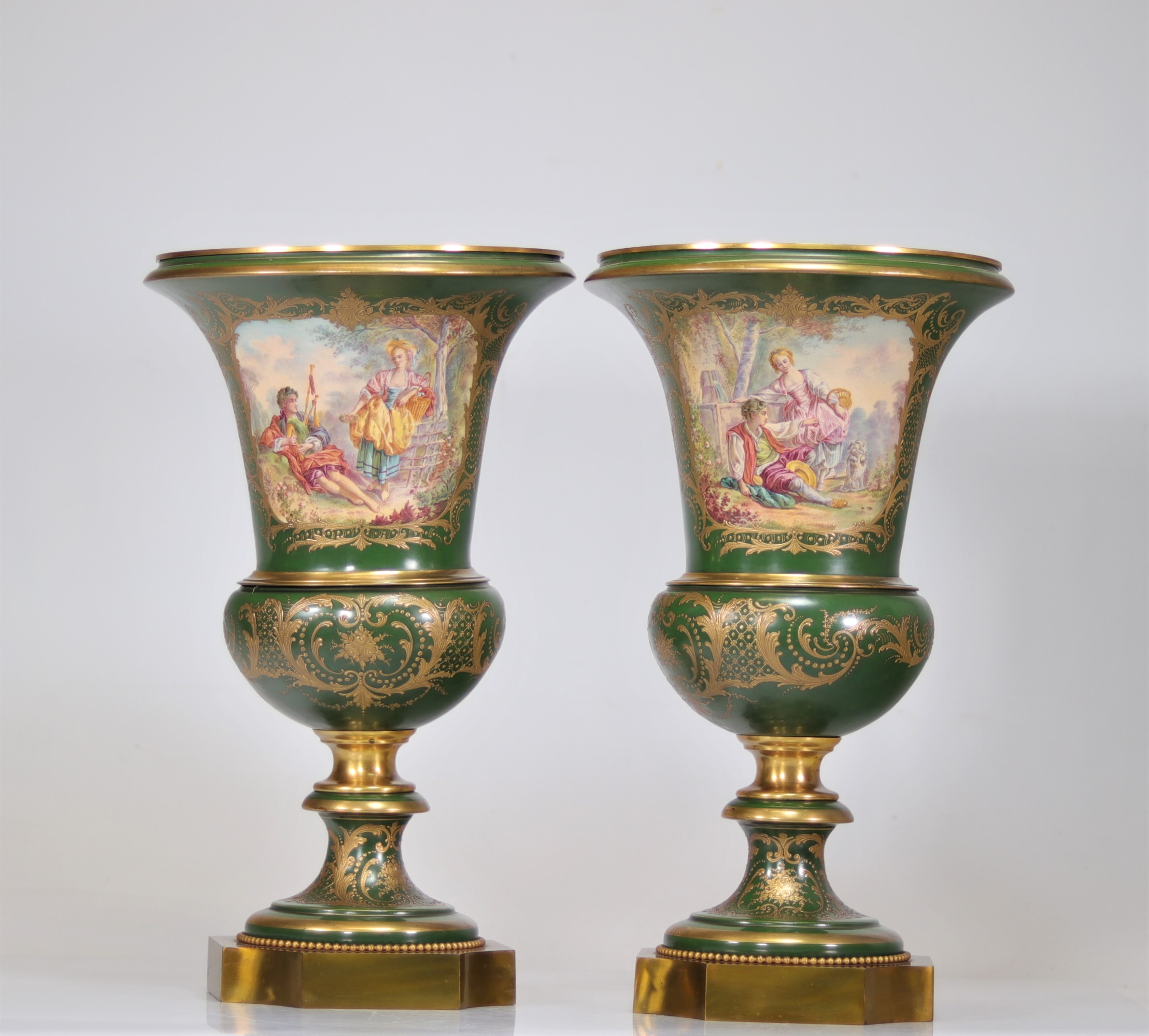 Large pair of Sevres porcelain vases - Bild 4 aus 4