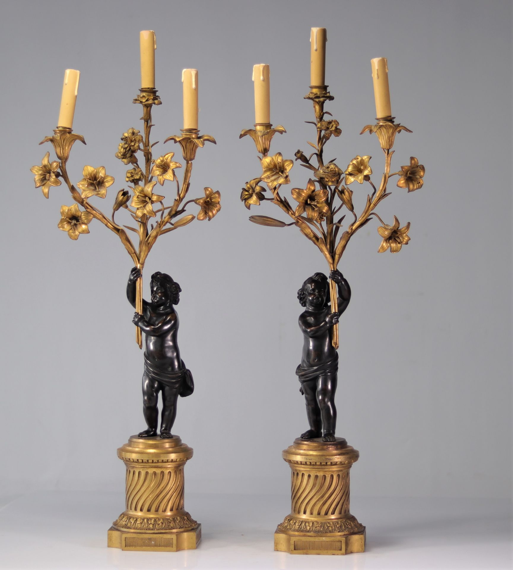 Imposing pair of bronze candelabras with two Louis XVI patinas - Image 5 of 6