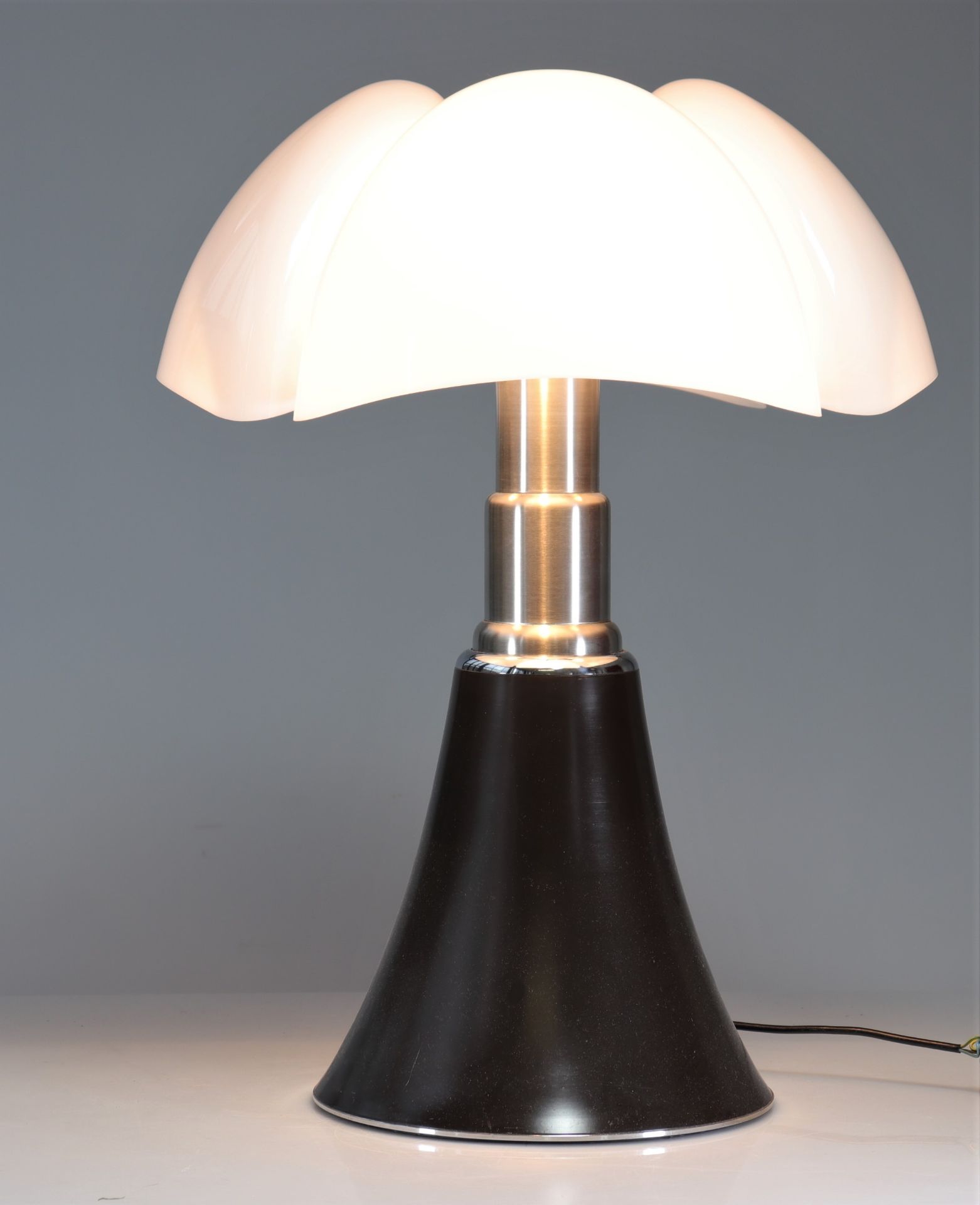 Gae Aulenti (1927-2012) / Martinelli: "Pipistrello" mood lamp