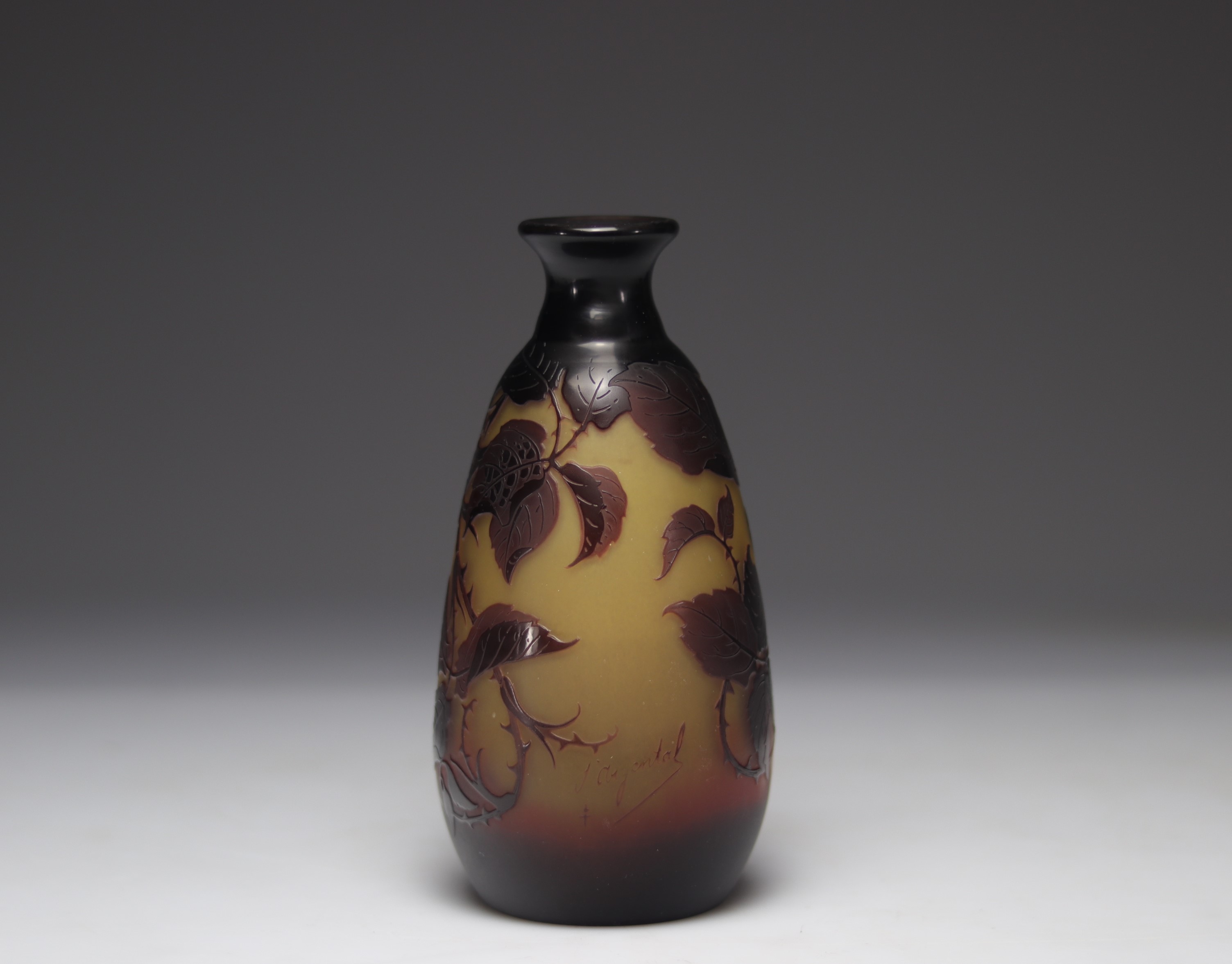 D'ARGENTAL Paul Nicolas vase with mulberry decor - Image 2 of 6