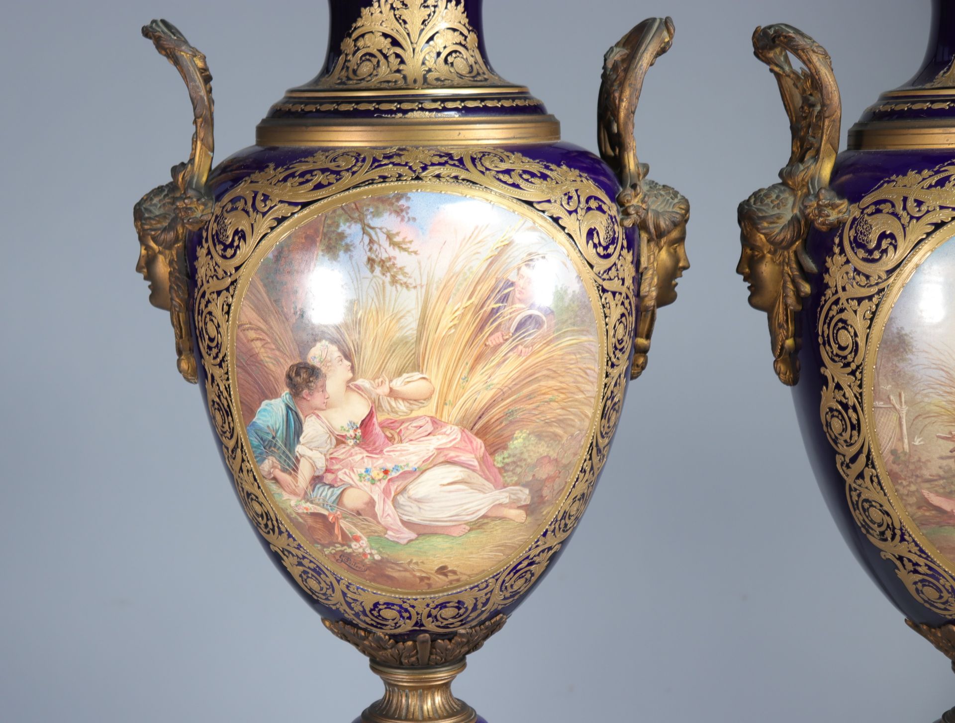 Monumental pair of Sevres vases with romantic decorations "offered to Princess Lamballe" - Bild 9 aus 10