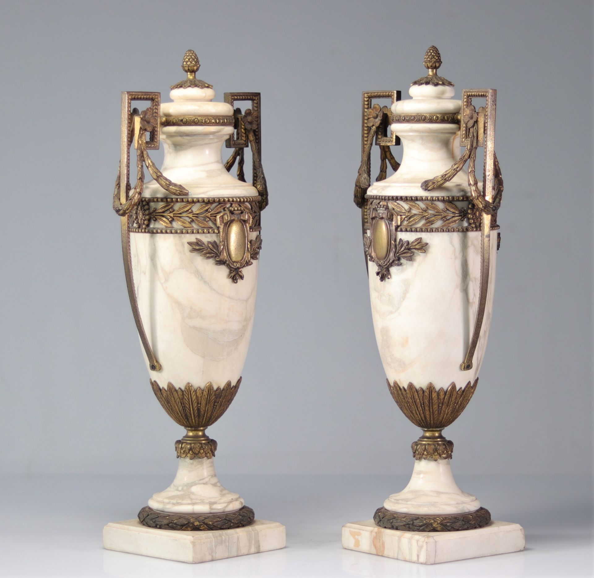 Pair of marble vases with gilt bronze mounts - Image 3 of 4
