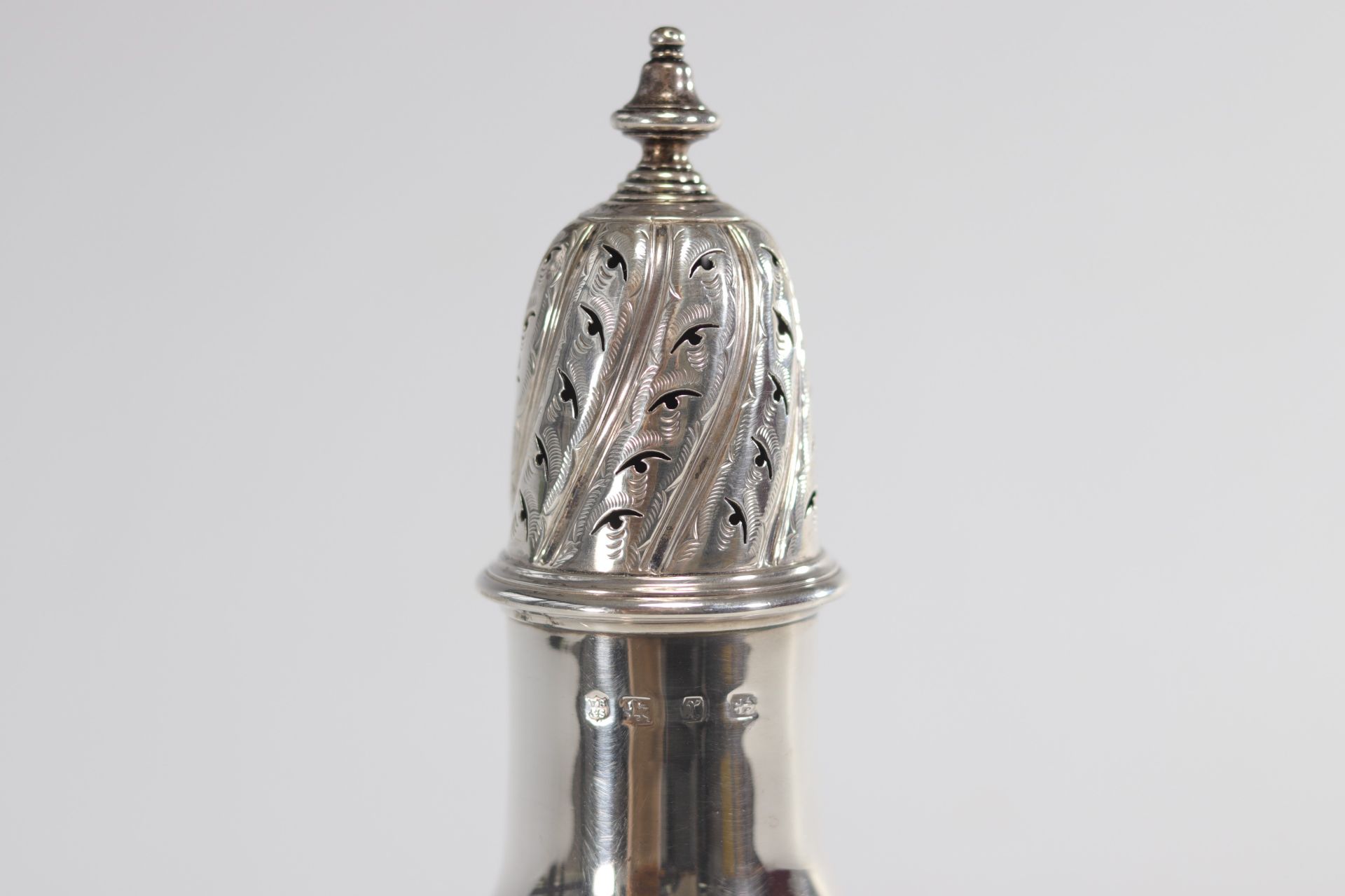 Solid silver sprinkler, English hallmark of the 19th century - Image 3 of 3