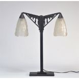 Double Art Deco lamp with hammered metal and 2 stylised glass tulips signed "Donna Paris"