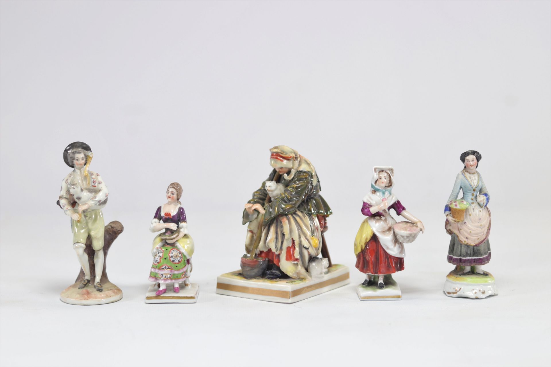 Lot (15) miniature porcelain figures - Bild 4 aus 4