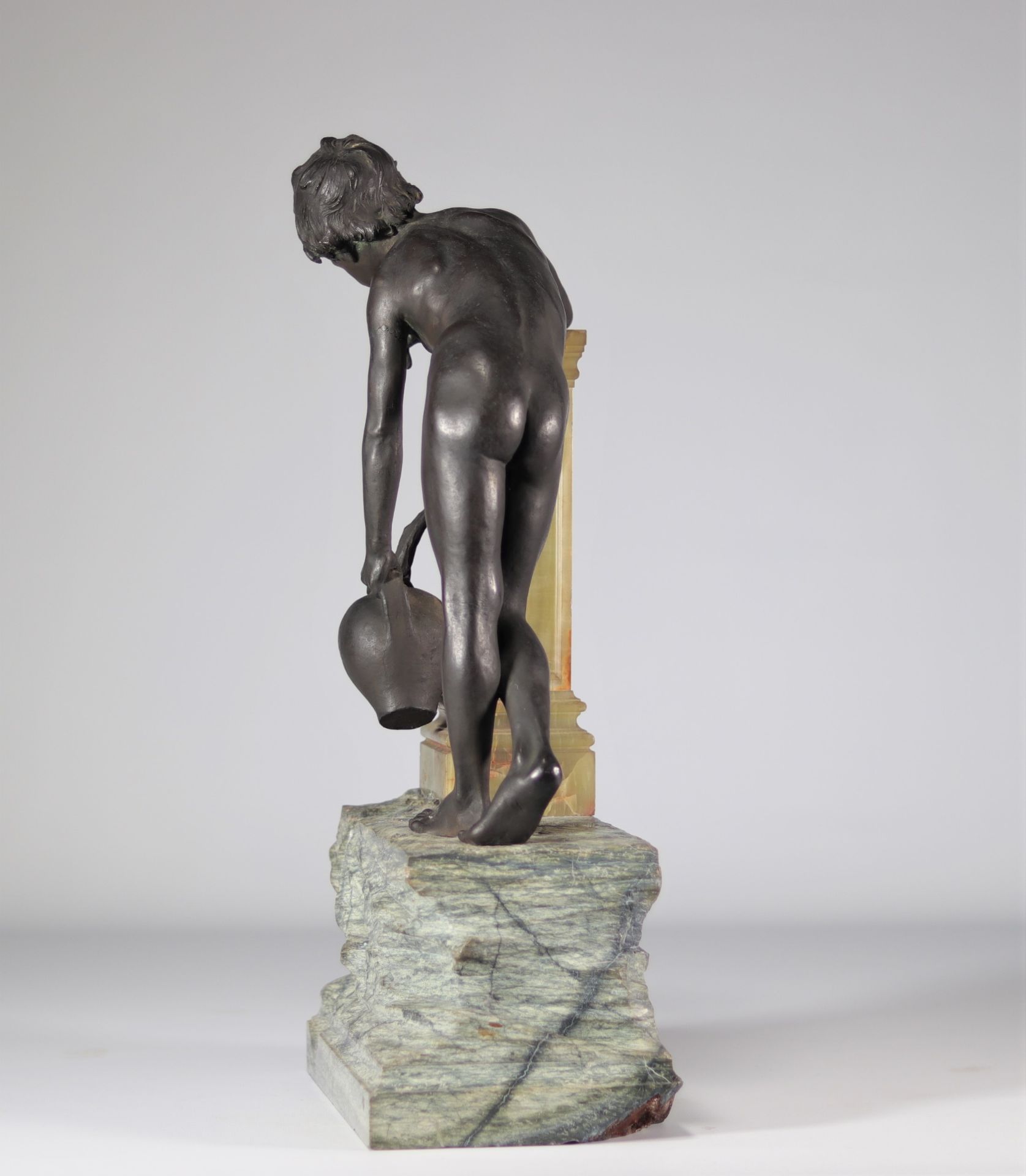 Bronze statue of a naked boy at a fountain on an onyx base - Image 2 of 3