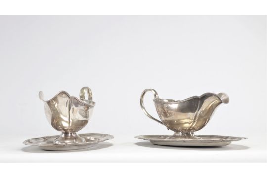 Pair of solid silver sauce boats in the style of Louis XV - Bild 2 aus 4