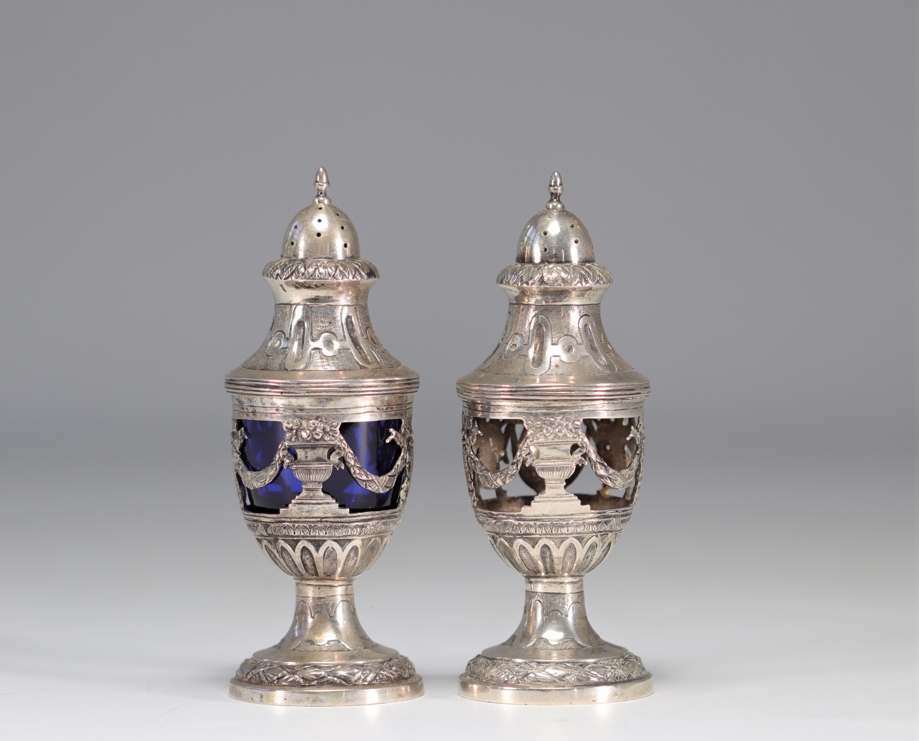 Solid silver sprinklers with Reims hallmarks from the 18th century - Image 4 of 5