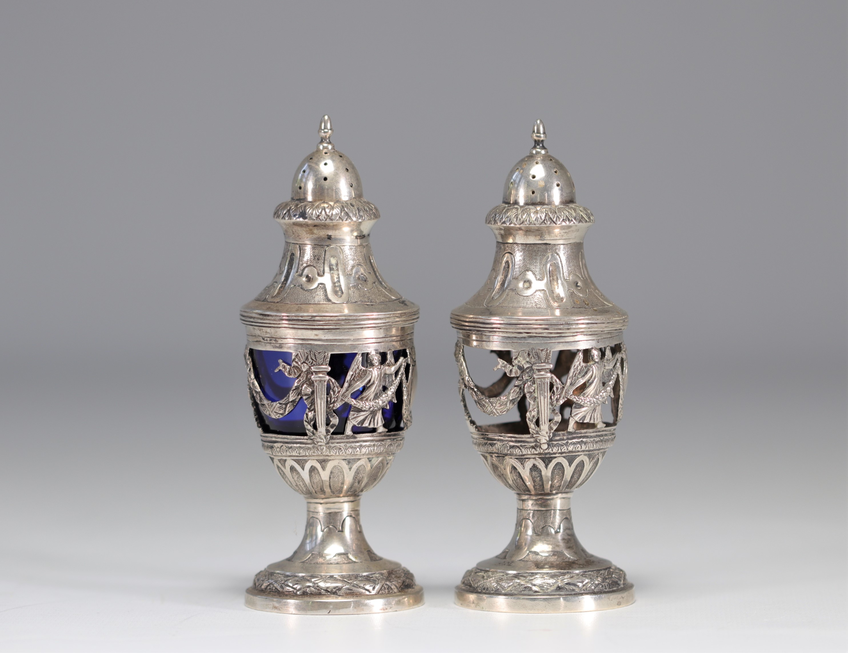Solid silver sprinklers with Reims hallmarks from the 18th century