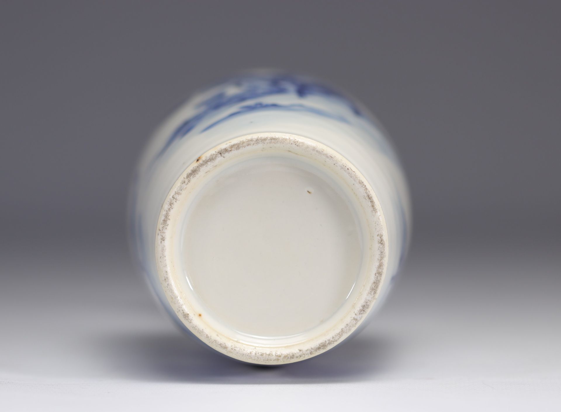 Blue-white porcelain vase with deer design from Qing period (æ¸…æœ) - Image 3 of 3